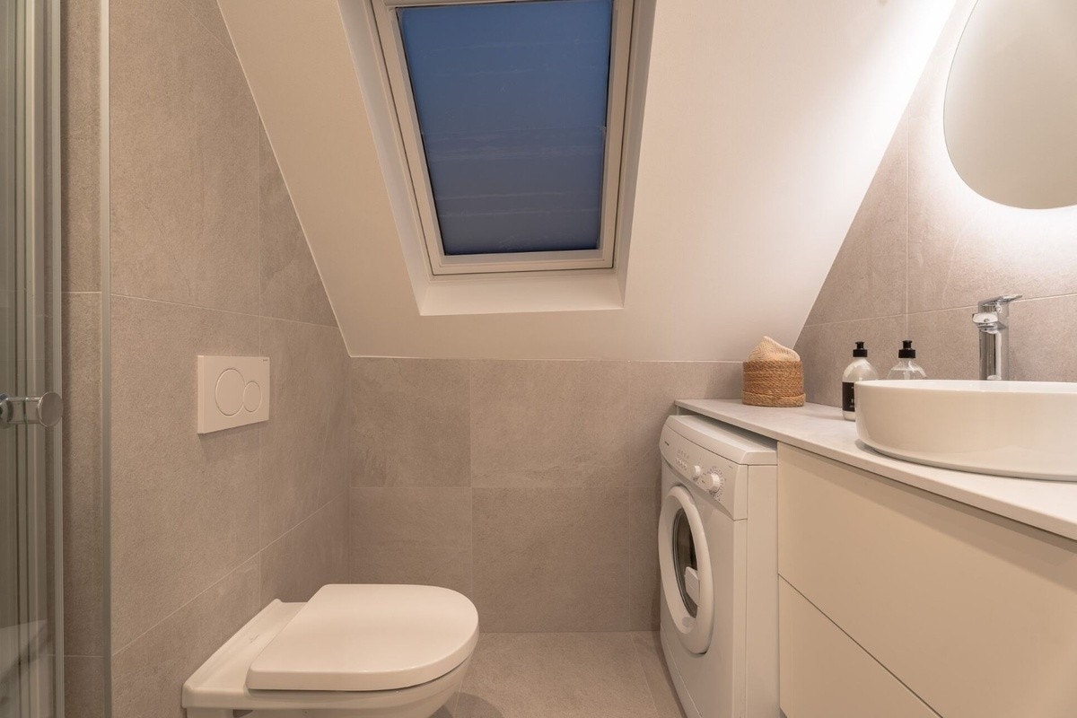 Bad 1. WC, dusj og vaskemaskin Galleribilde