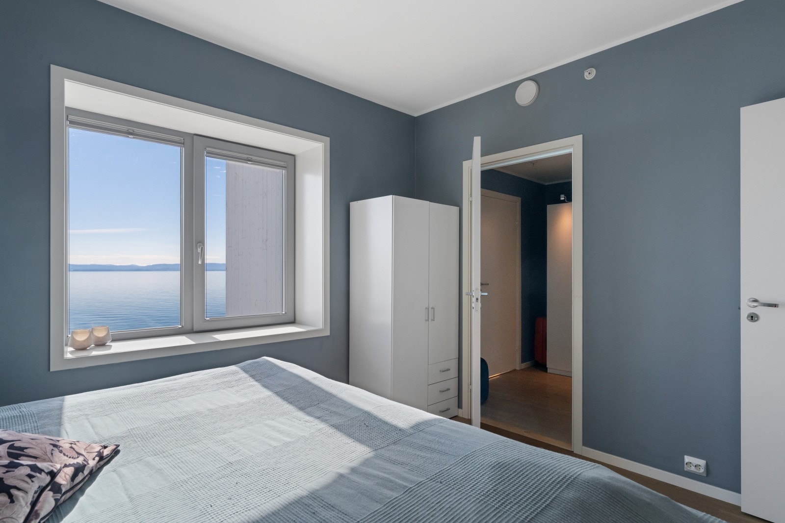 Hovedsoverom med luksus i form av walk-in og eget bad. Galleribilde