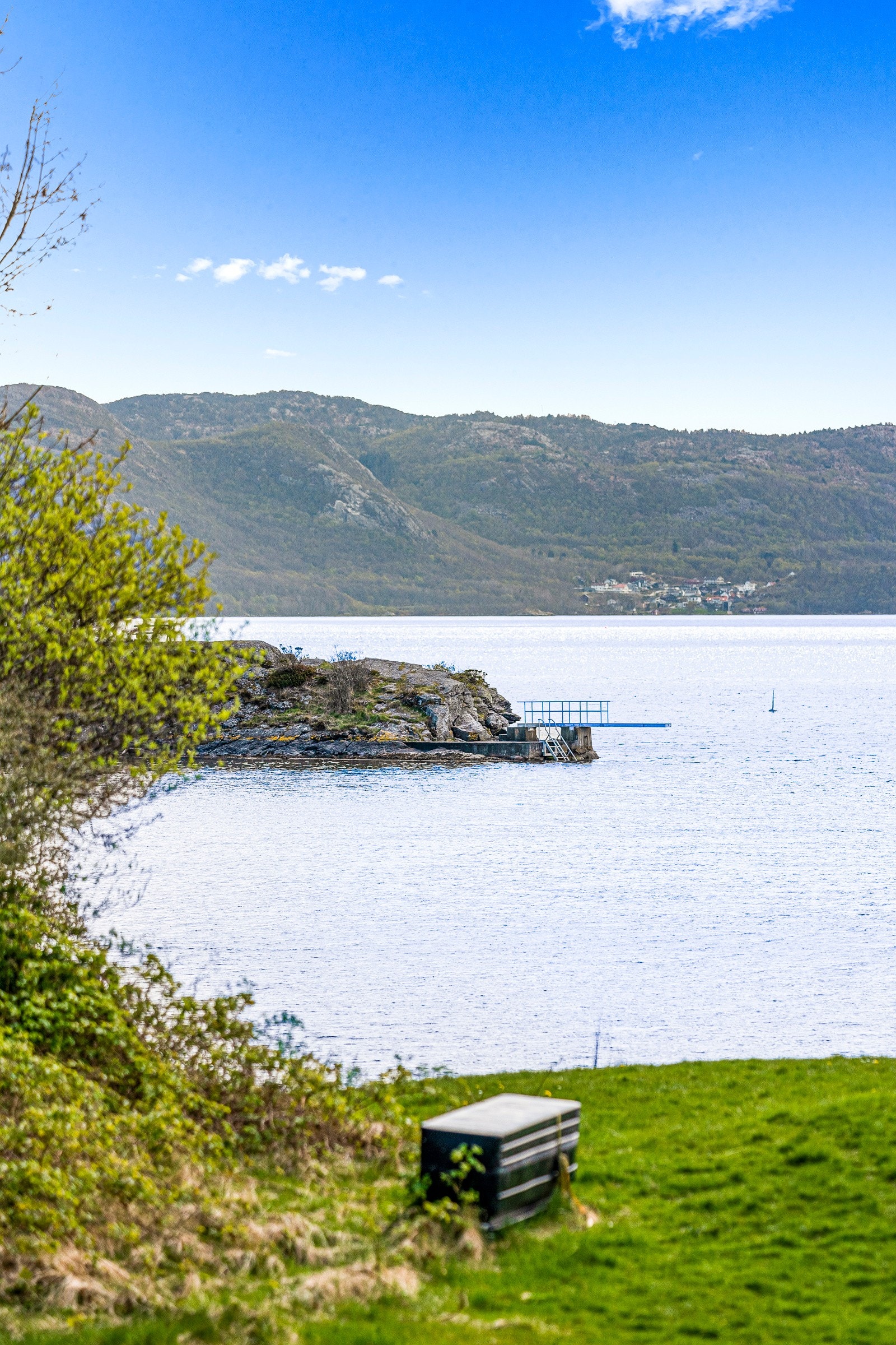 nærområdet byr på flere flotte turområder langs sjøen mot Stavanger og fine turområder ved Jåttånuten. Galleribilde