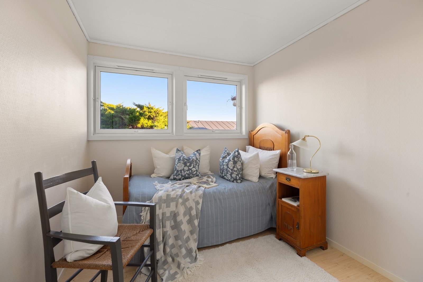 Innred med passende møblement. Galleribilde