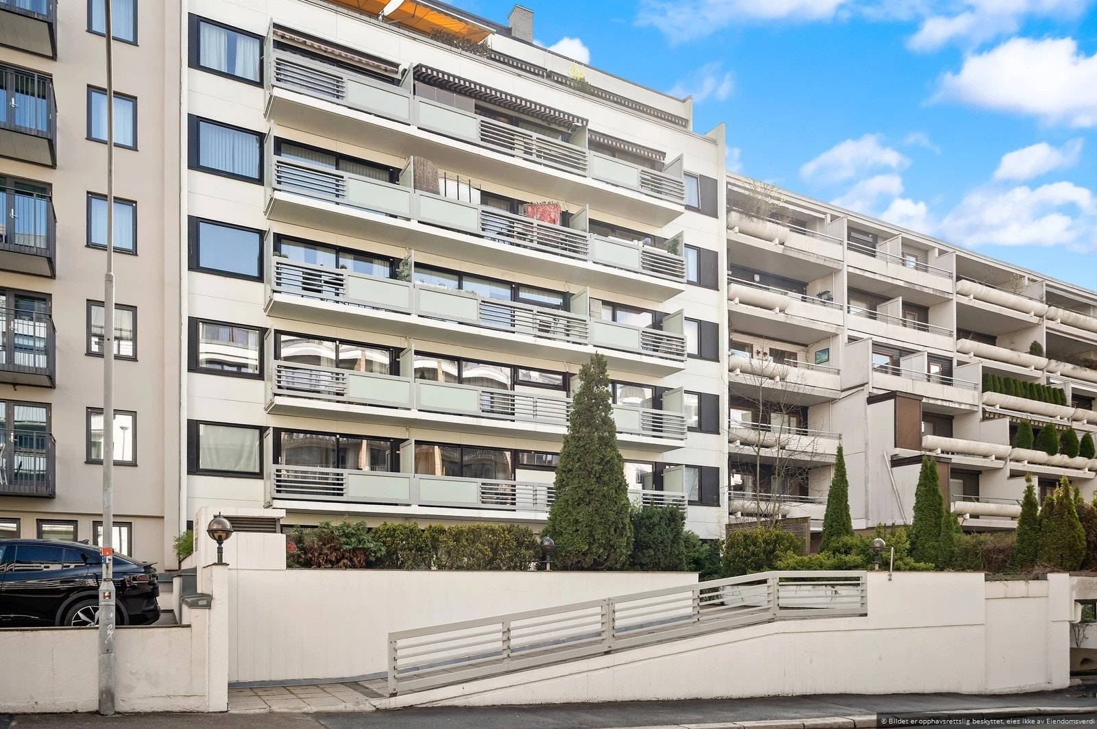 Sameiet Parkveien 19 består av 41 boligseksjoner og én nærings-seksjon i Grønnegate 7. Galleribilde