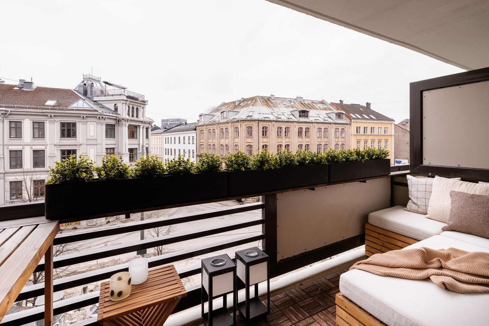 Her får du et ekstra uteareal som inviterer til avslapning, morgenkaffe og hyggelige stunder. Galleribilde