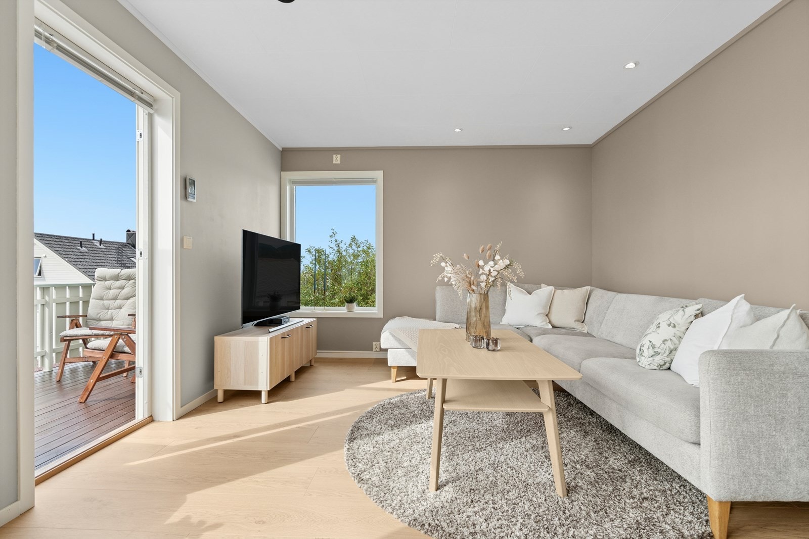 Innfelte spotter i himling Galleribilde