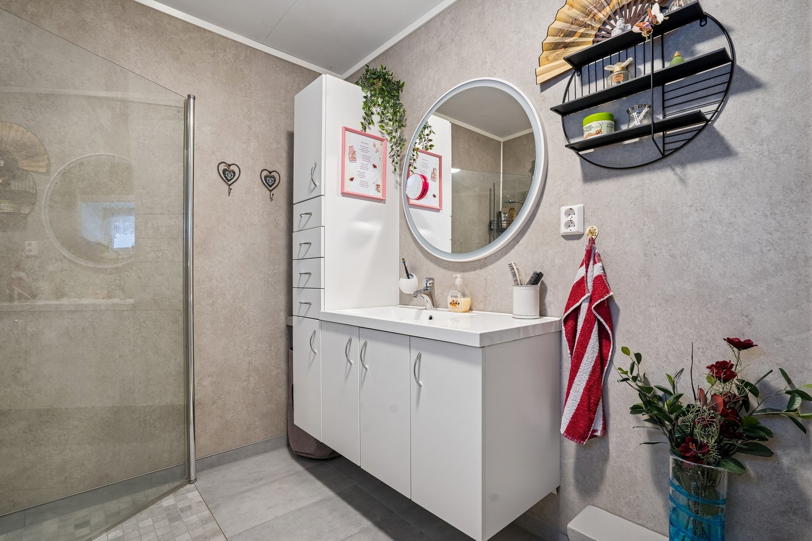 Rikelig med lagringsplass i innredningen. Galleribilde