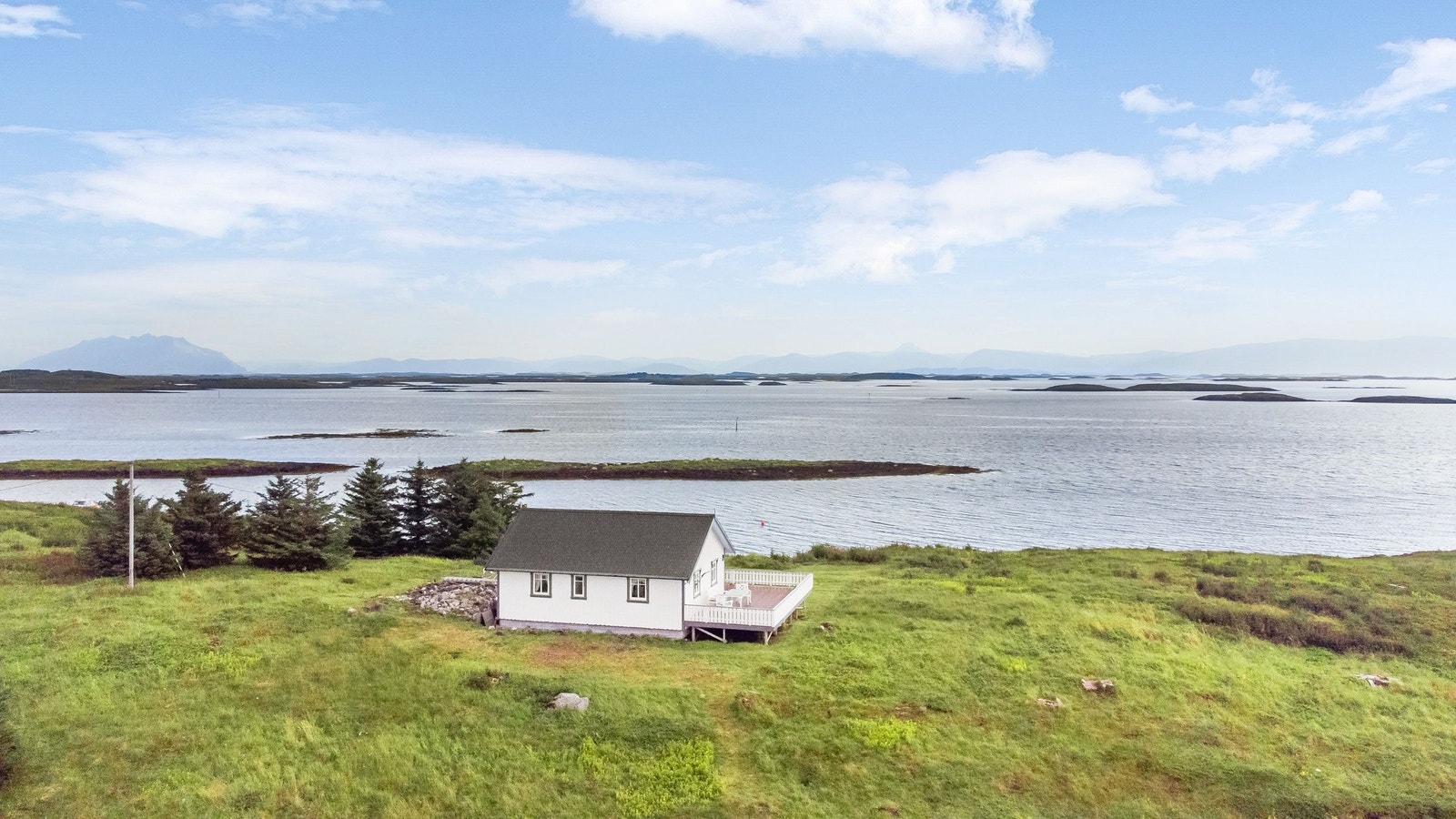 Hytta sett fra vest Galleribilde