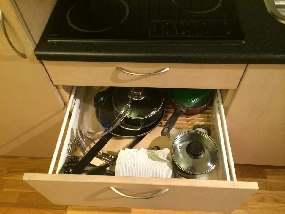 Alt av kjøkken utstyr Galleribilde