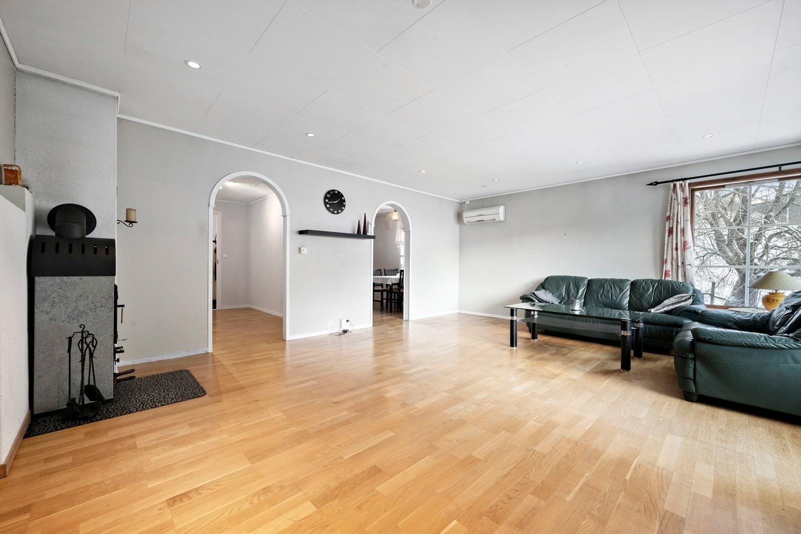 Stova er av god storleik med spottar i himlinga Galleribilde