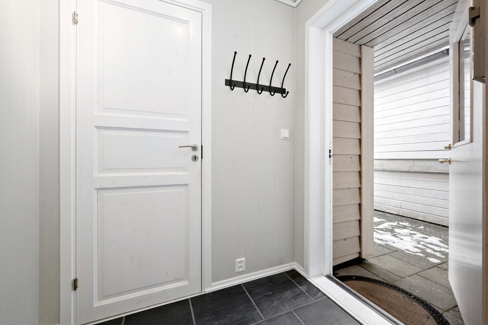 Entré med tilkomst til WC og bod Galleribilde