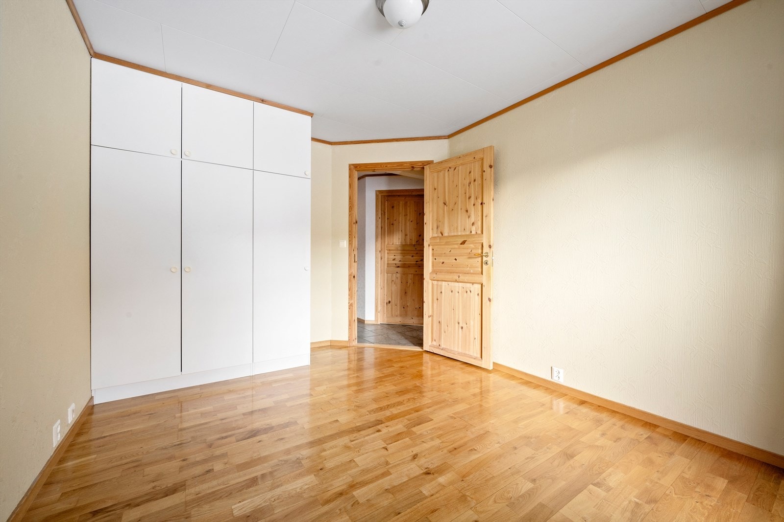 Soverom 1 av 2 i underetasjen Galleribilde