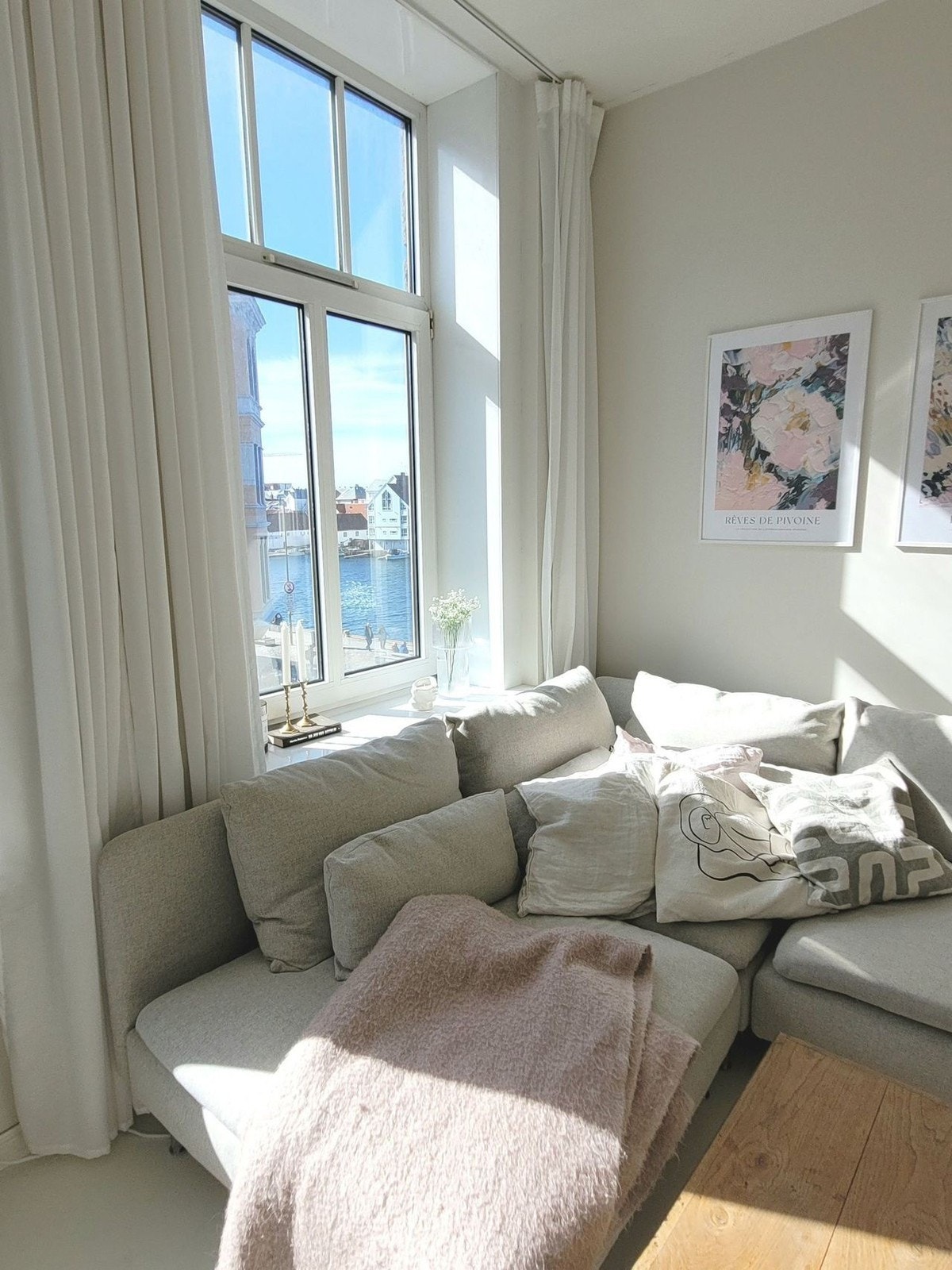 Utsikt til kaien og smedasundet, blir ikke lei av denne utsikten her Galleribilde