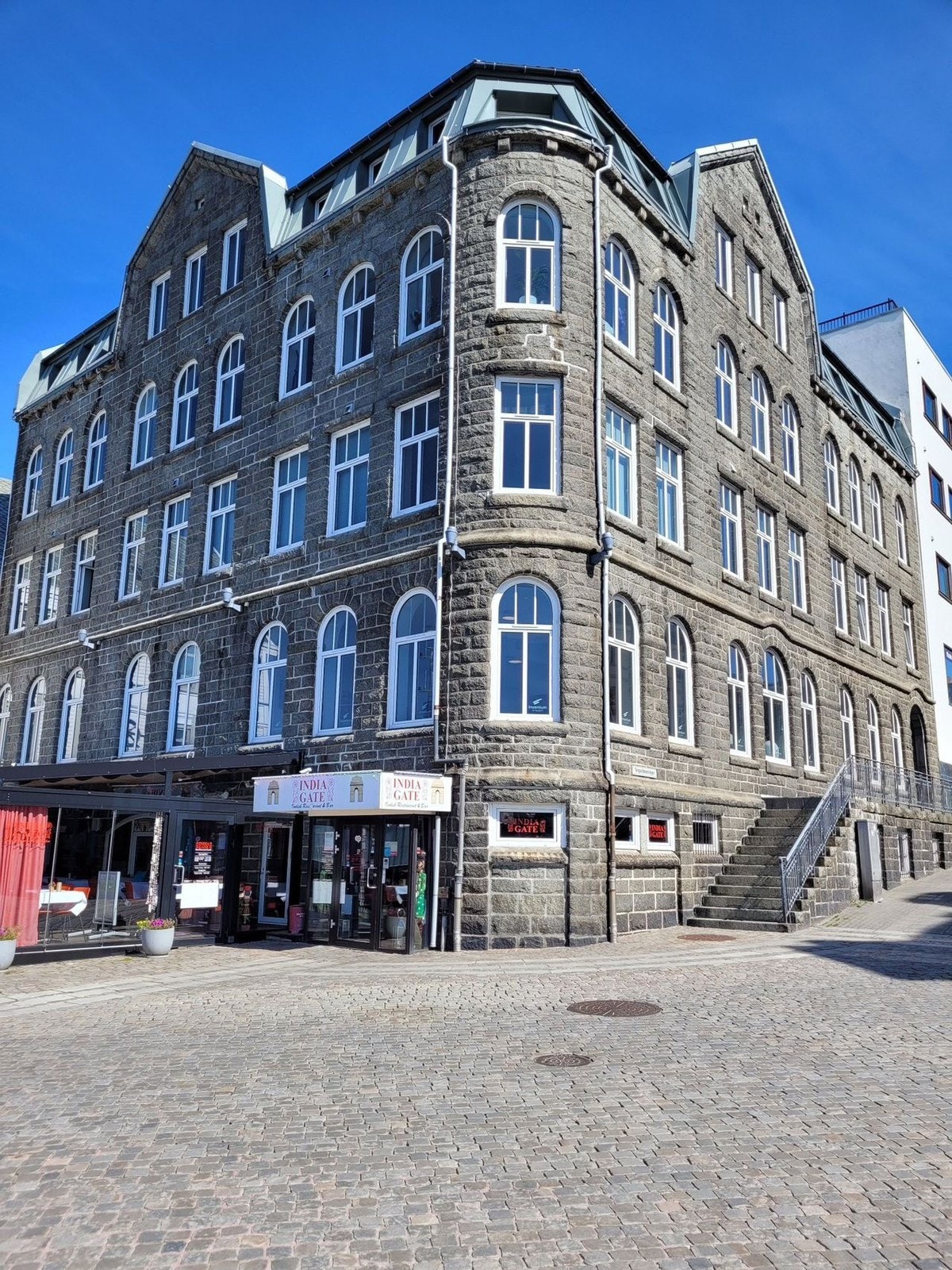 Nærhet til treningssenter, cafeer, restaurant, butikker Galleribilde