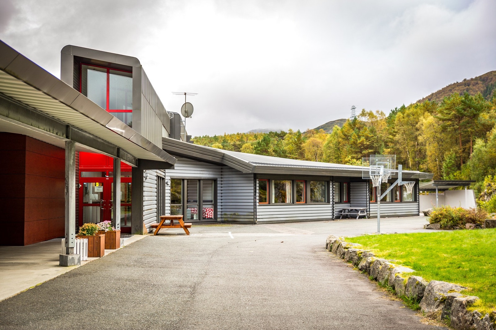 Det er kun 1 km til både barneskole og ungdomsskole Galleribilde