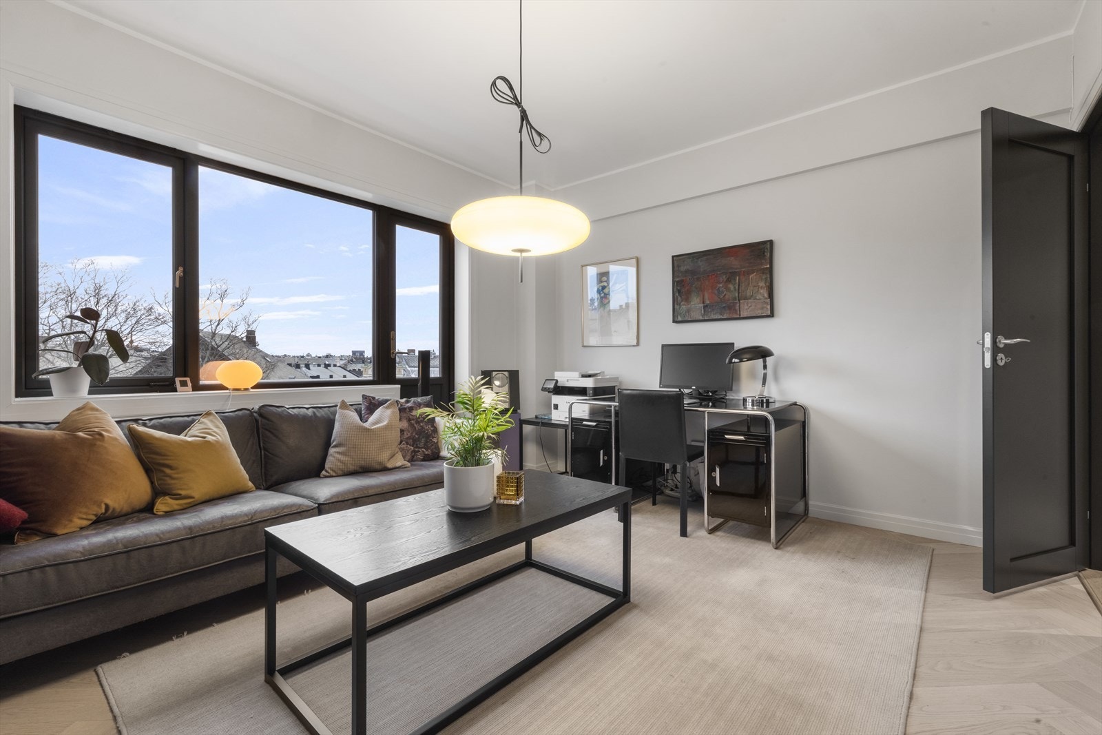 Leiligheten ligger i 5.etg og har meget gode lysforhold. Galleribilde