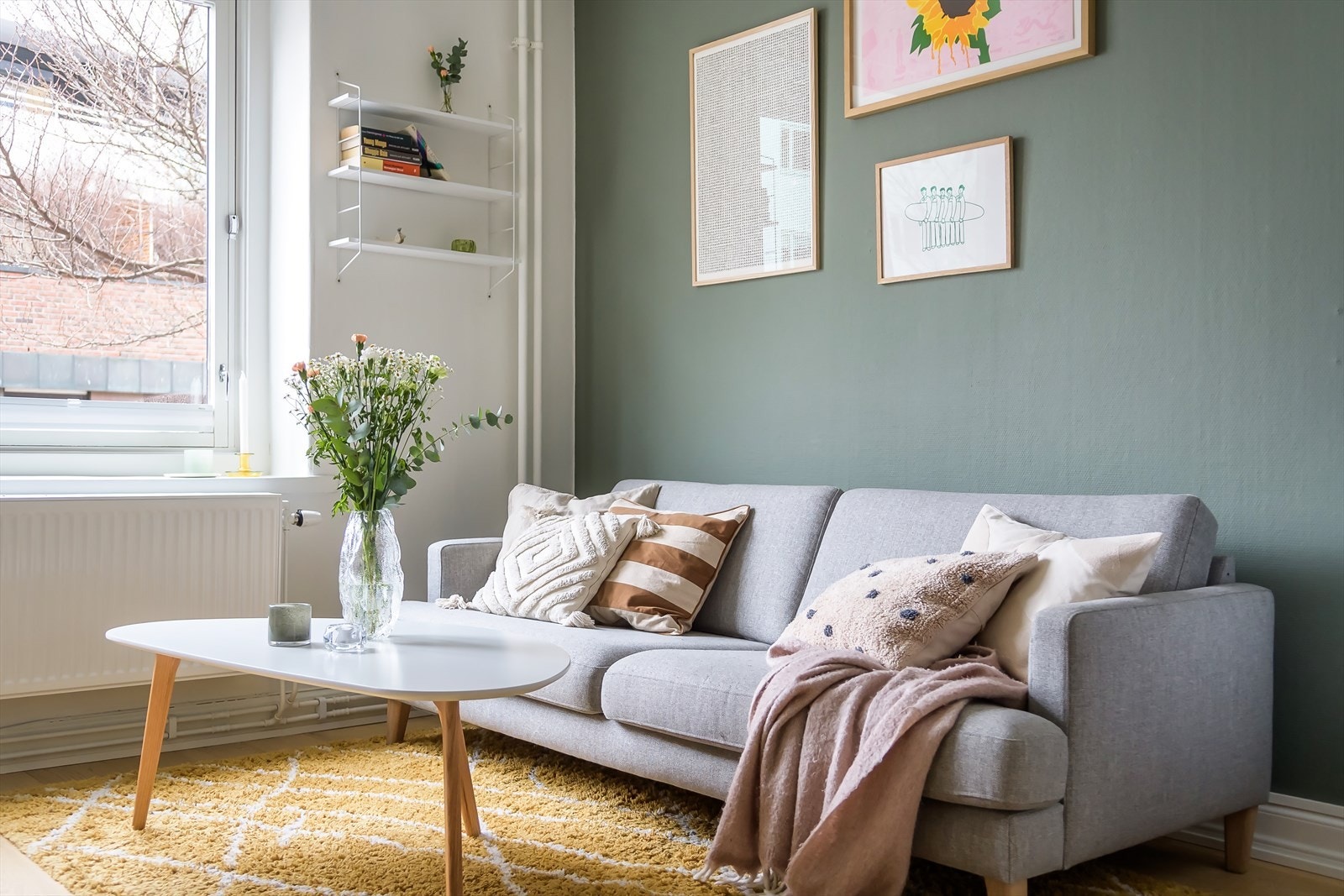 Leiligheten er velholdt og malt i smakfulle farger. Galleribilde