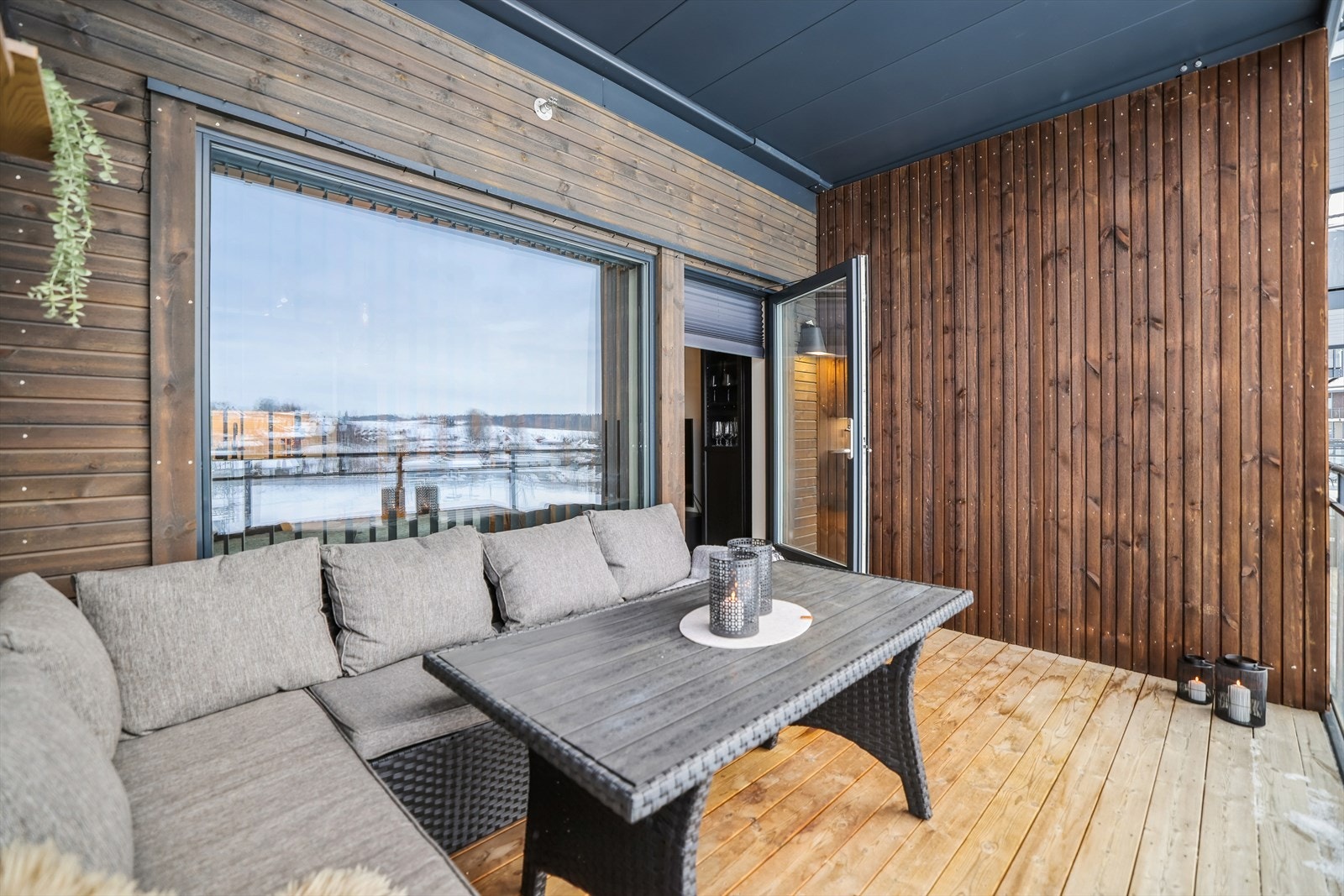 Direkte utgang fra stue til balkong Galleribilde