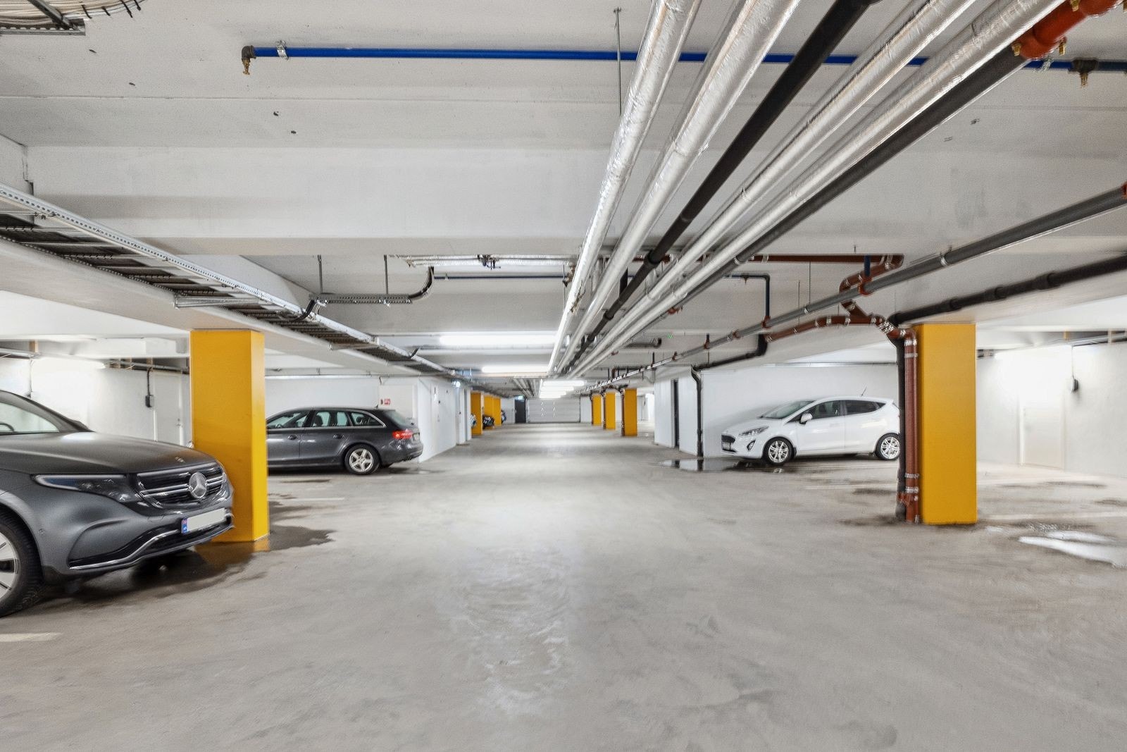 Garasjeplass nr. 20. Mulighet for elbillader. Galleribilde