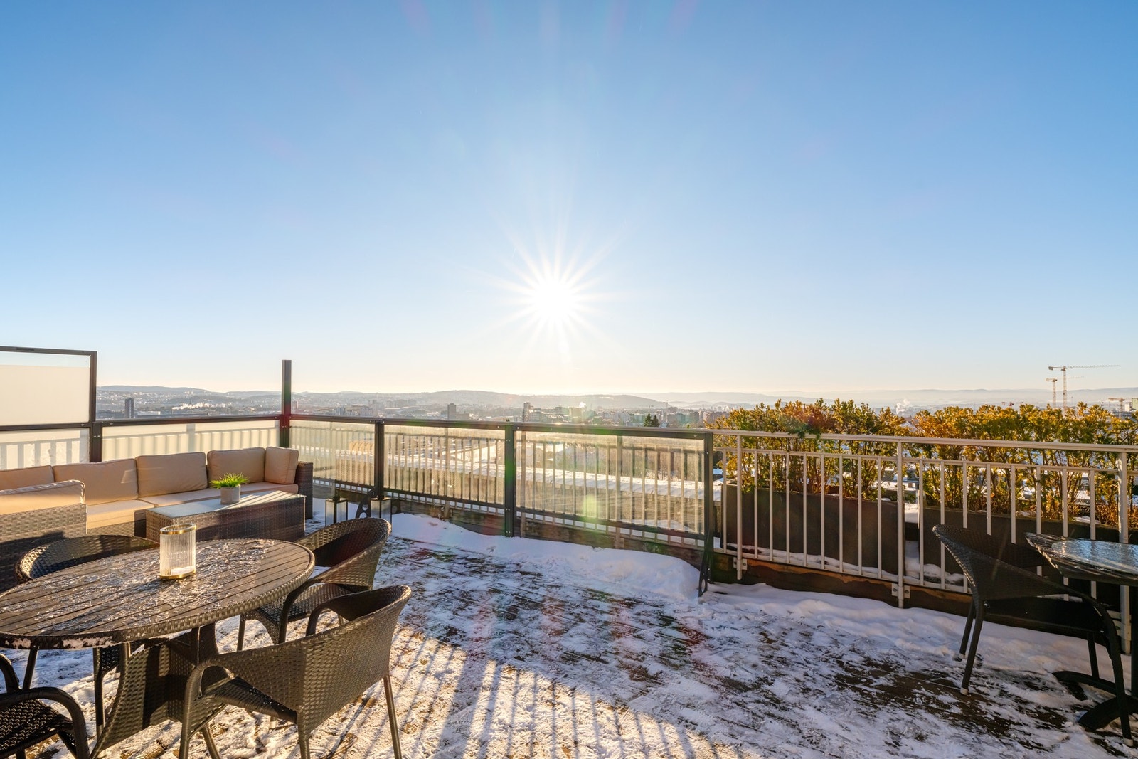 Takterrassen er på hele 54 kvm. For en plass dette er! Galleribilde