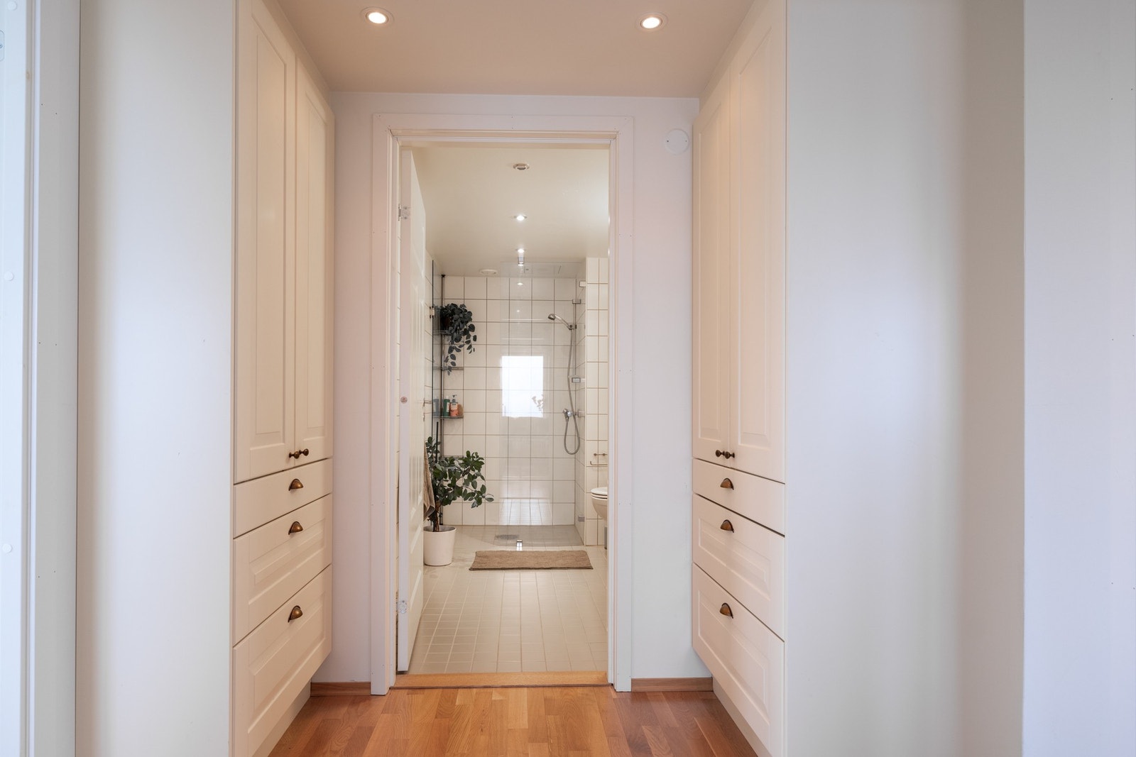 Her er det også adkomst til baderommet. Galleribilde