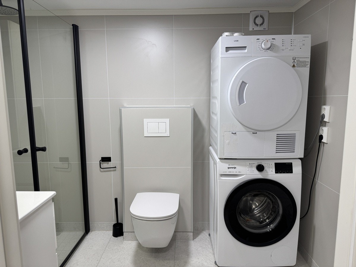 Bad - Vaskemaskin og tørketrommel Galleribilde