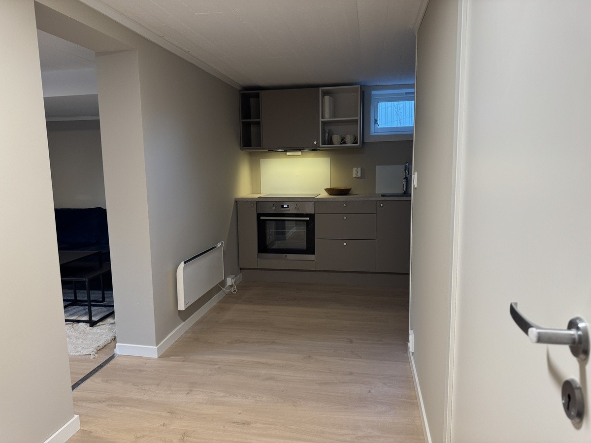 Mot kjøkken og stue Galleribilde