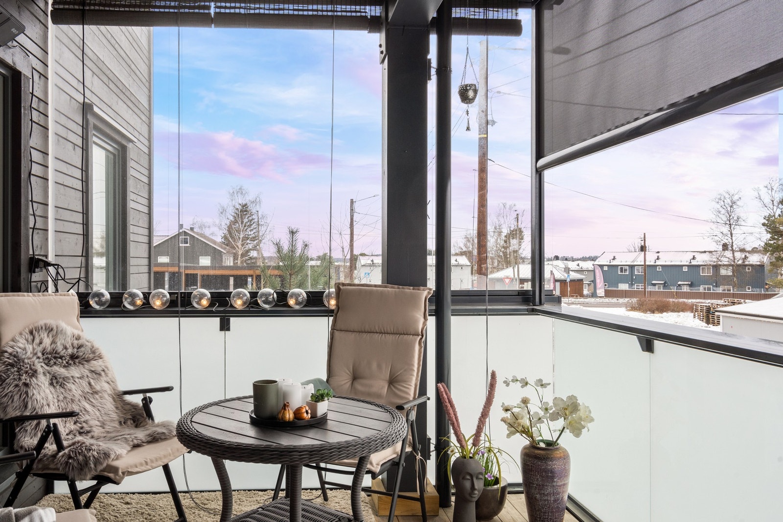 Det er montert screens på innglassingen. Galleribilde