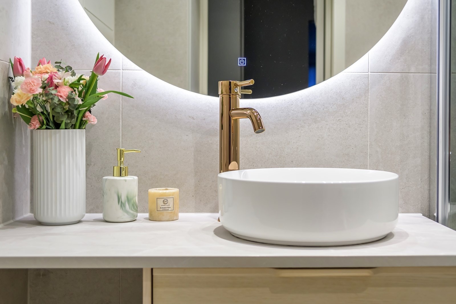 Det er lys bak speilet Galleribilde