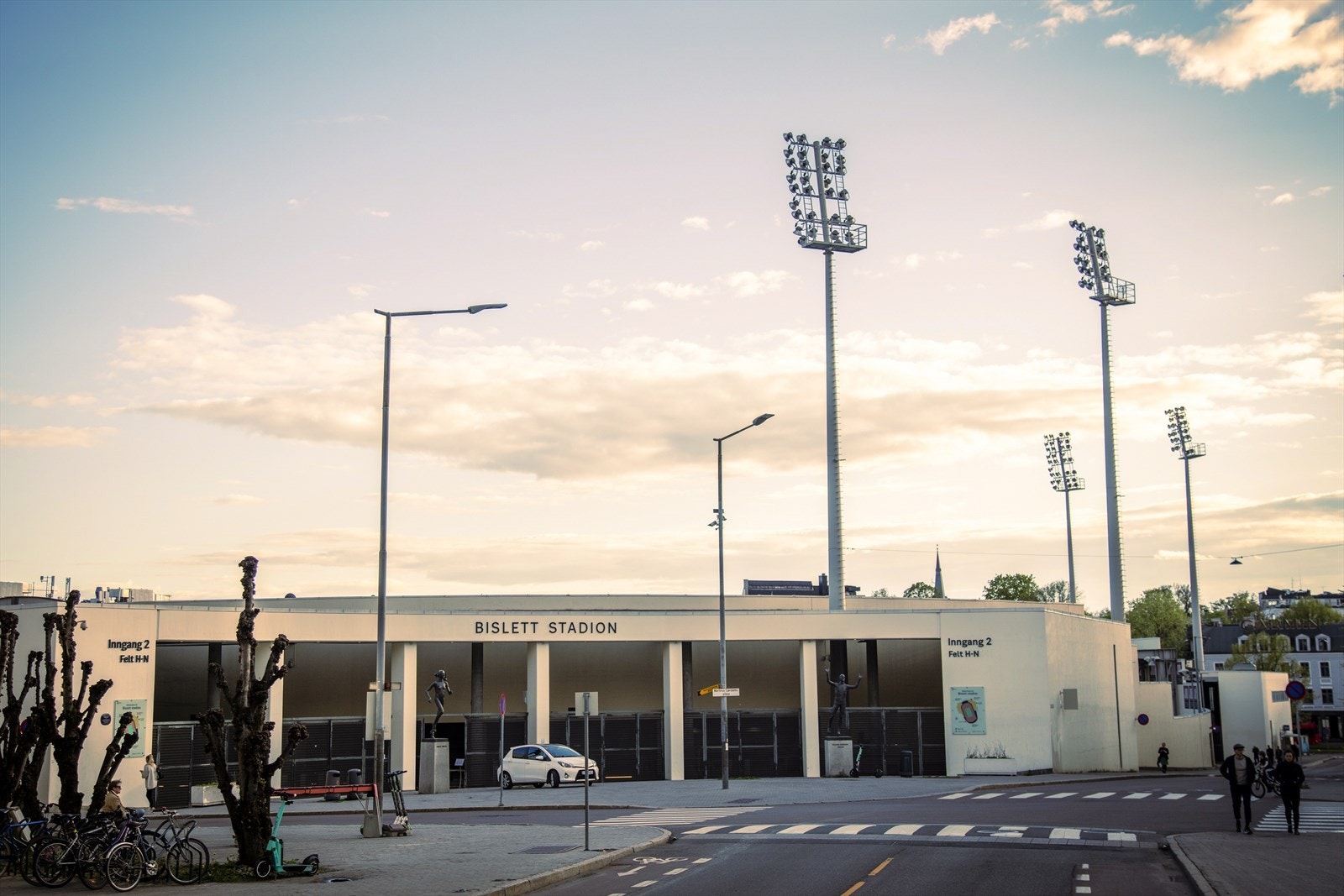 Bislett stadion byr på friidrettsanlegg, fotballbane og innendørs løpebane Galleribilde