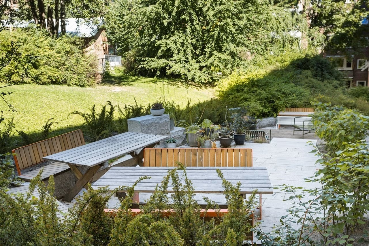 Rolig område og veldrevet borettslag med flere sittegrupper. Her vil du trives godt! Galleribilde