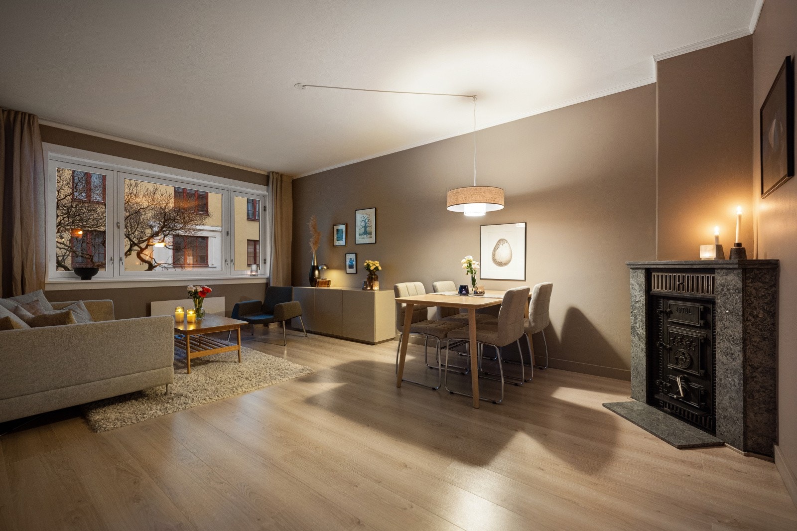 Velkommen til Fredrikke Qvams gate 15, en lekker og sjarmerende 3-roms leilighet med sentral og tilbaketrukket beliggenhet. Galleribilde