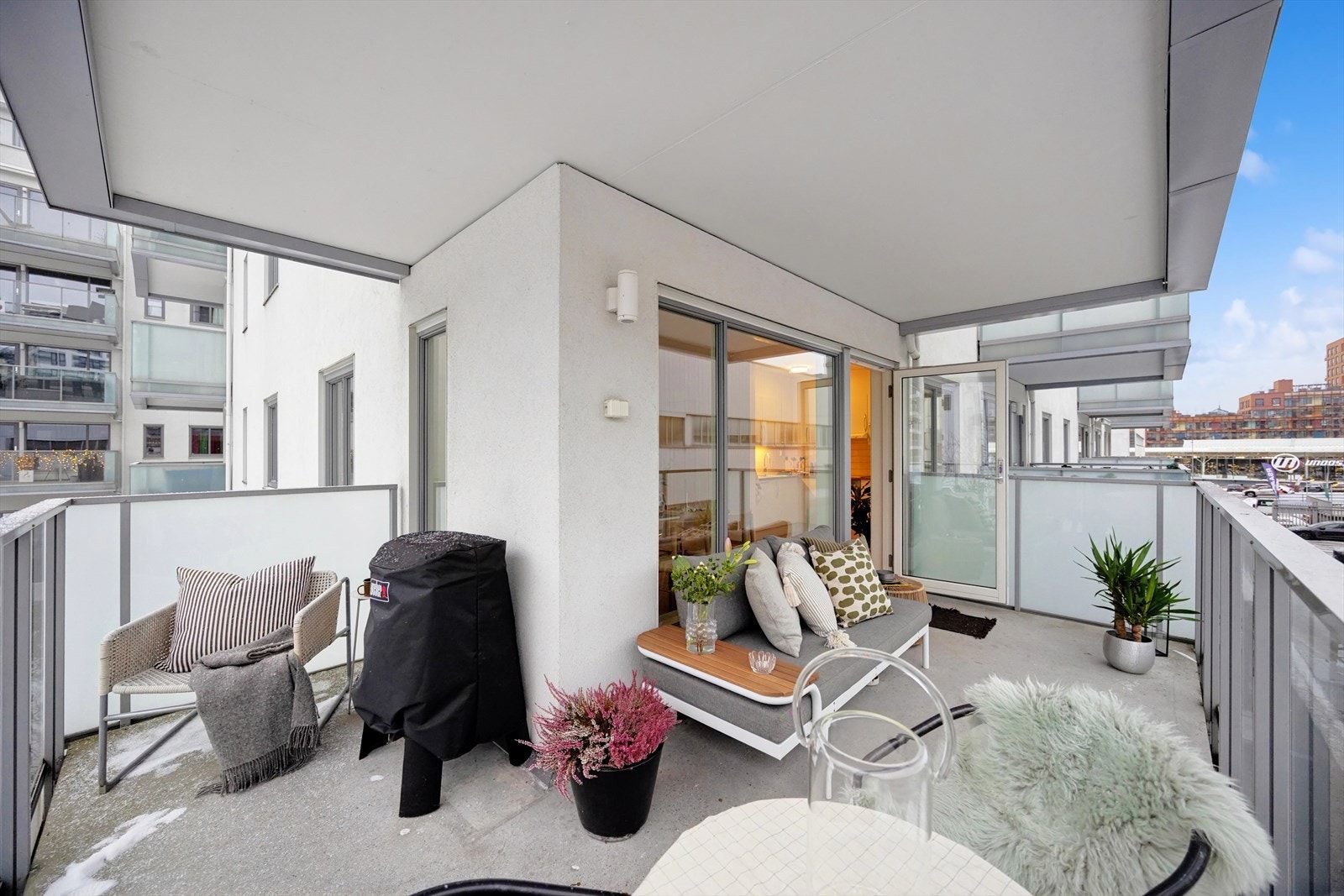 Balkongen er på hele 13 kvm! Galleribilde