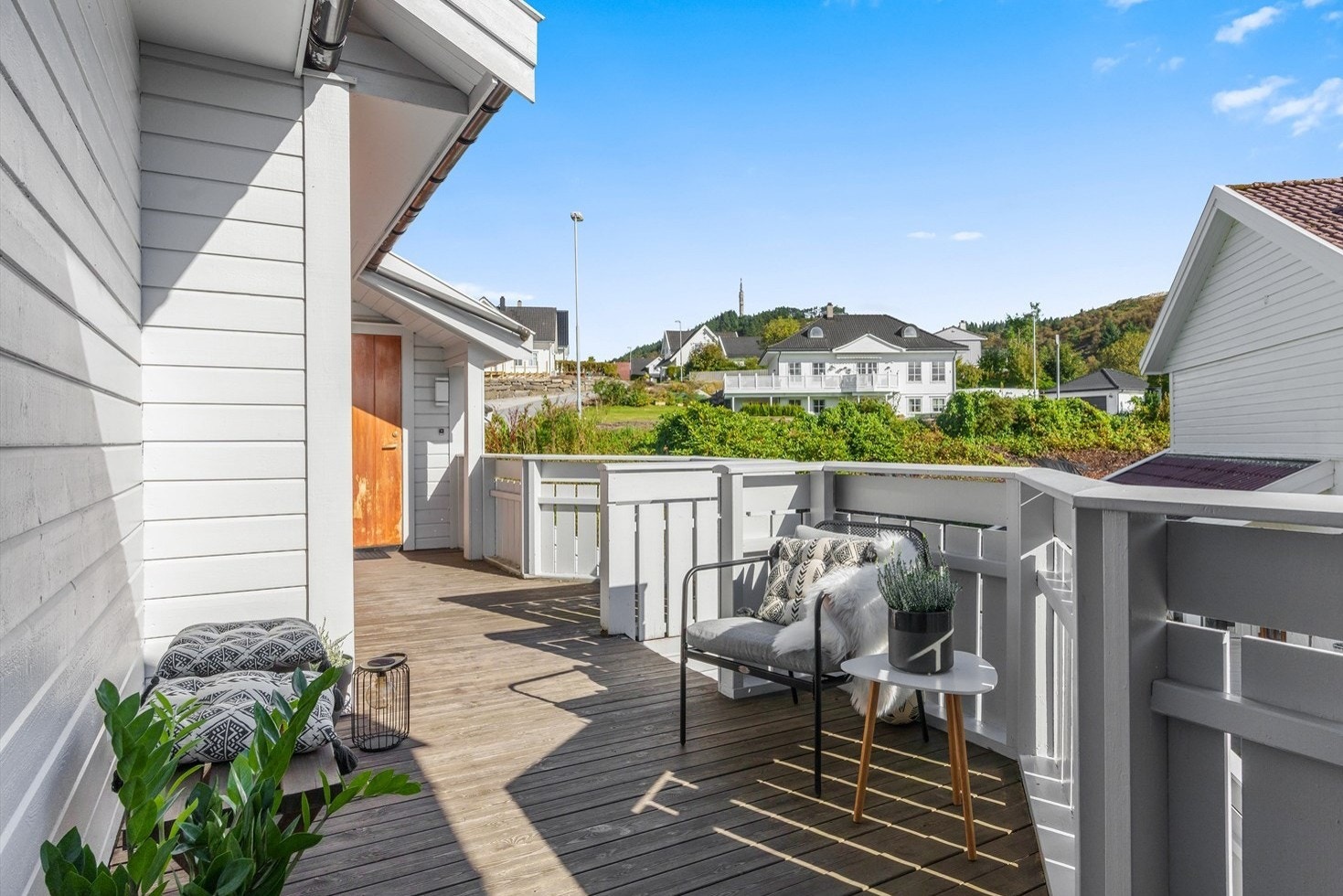 Veranda mot øst ved inngangspartiet. Galleribilde