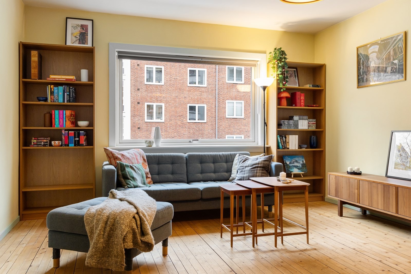 Her slippes inn godt med naturlig lys gjennom de store vindusflatene. Galleribilde