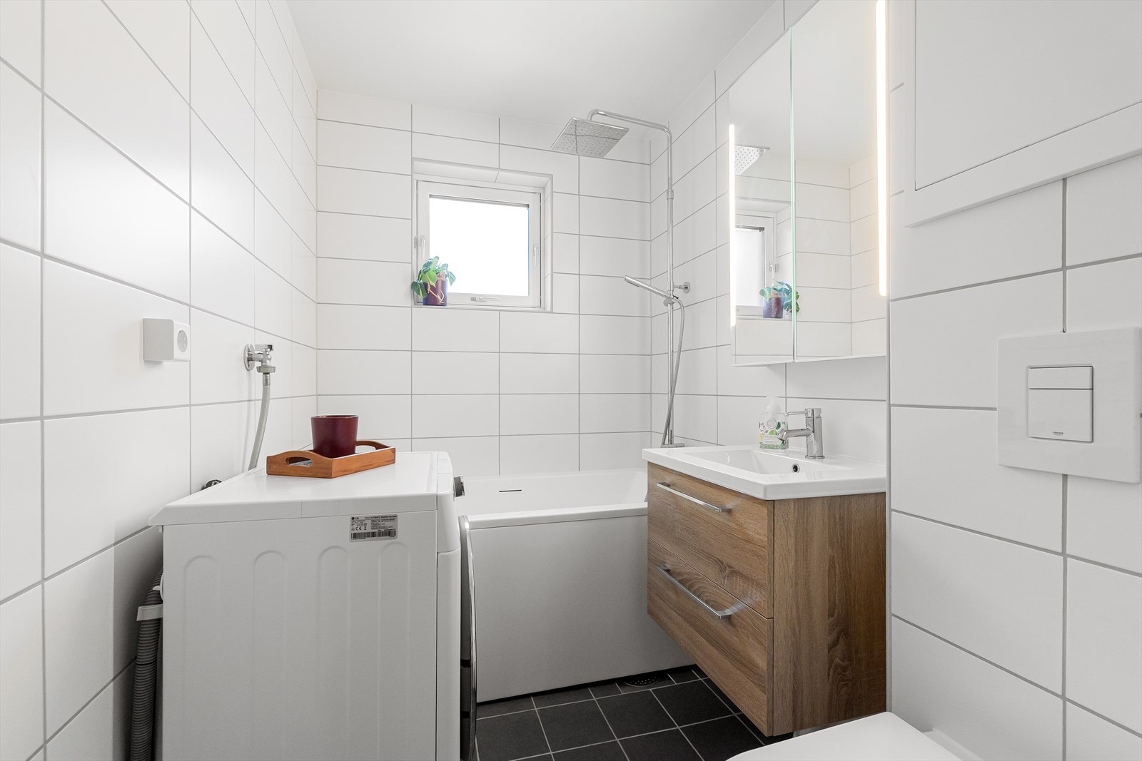 Delikat baderom fra 2024 rehabilitert i regi av aksjelaget. Galleribilde