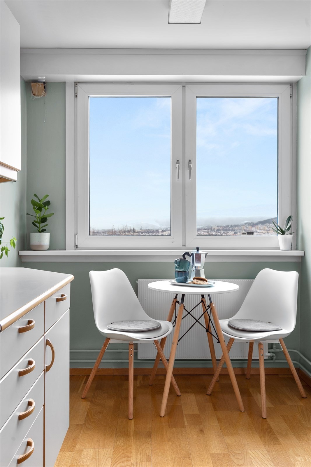 Det er flott utsikt fra spiseplassen. Galleribilde