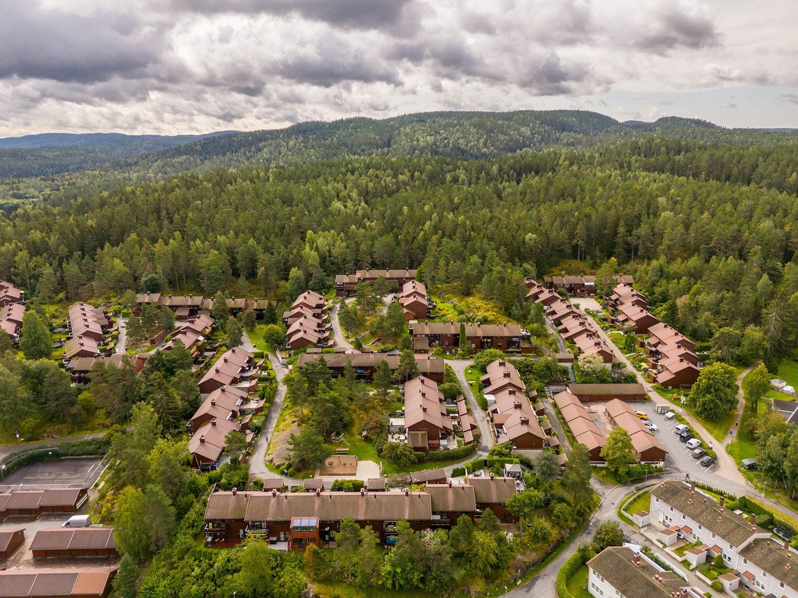 Ellingsrud Vest på sommerstid. Galleribilde