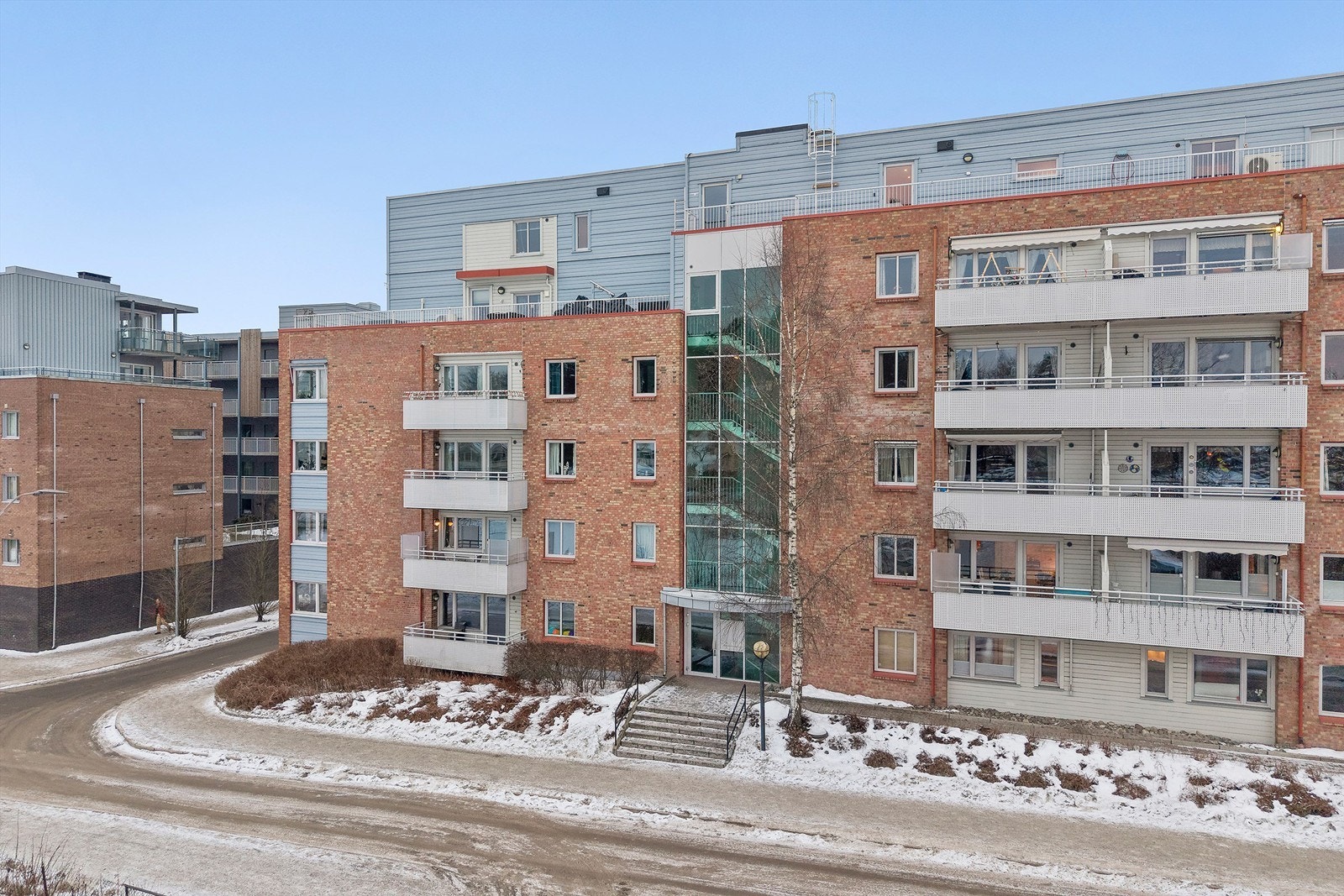 Leiligheten ligger midt i Ski sentrum, med kort vei til det aller meste. Galleribilde