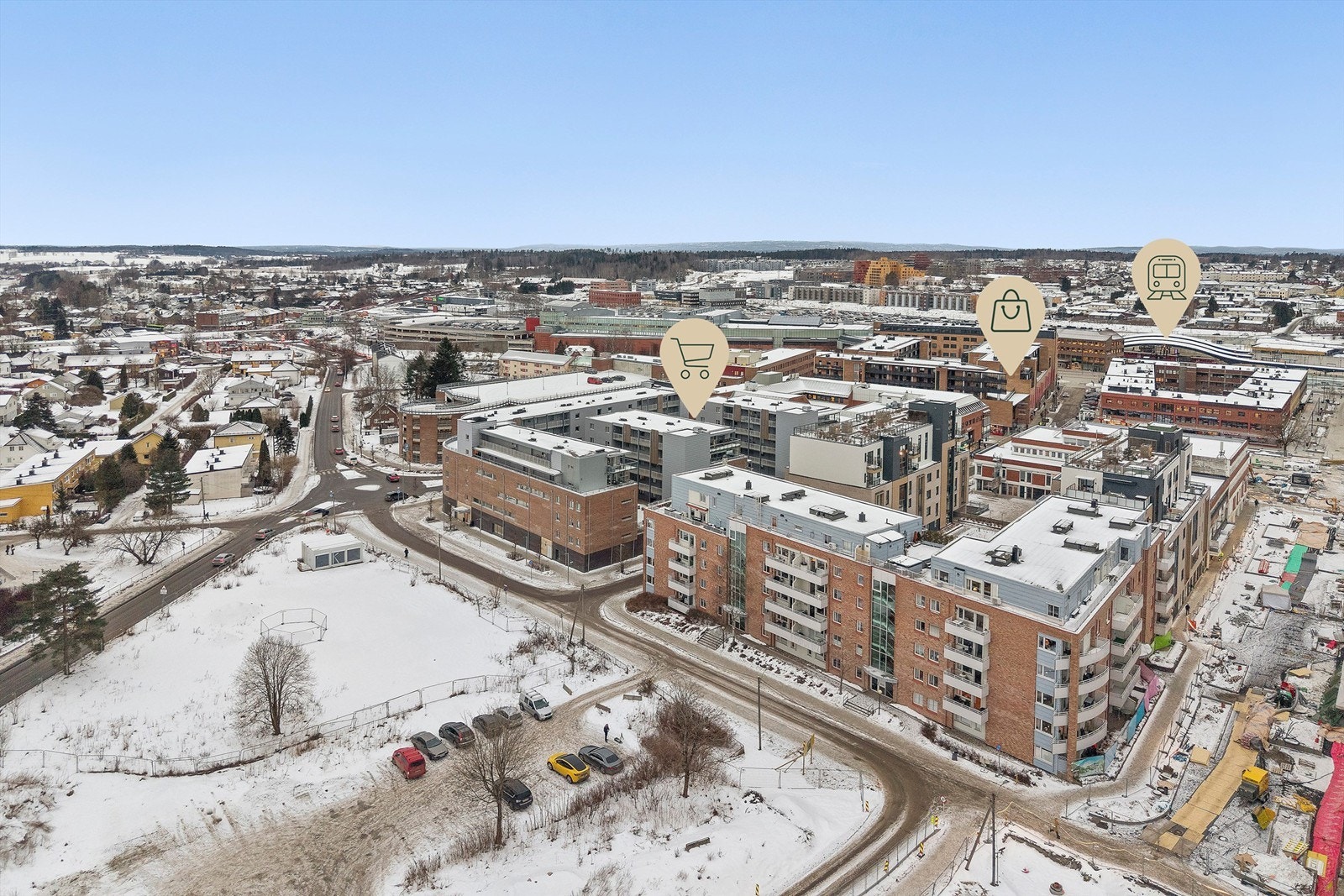 Ca. 500 meter til Ski stasjon. Follobanen bruker ca. 12 minutter til Oslo S. Galleribilde