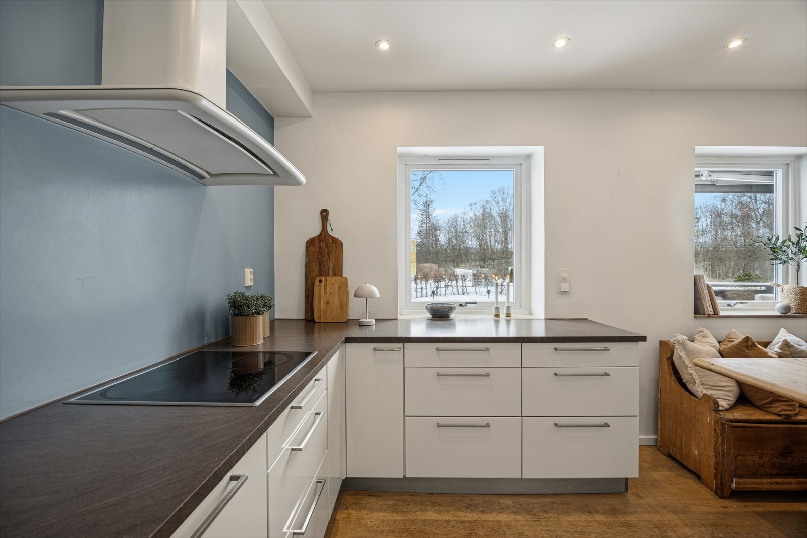 Hyggelig utsyn fra kjøkken Galleribilde