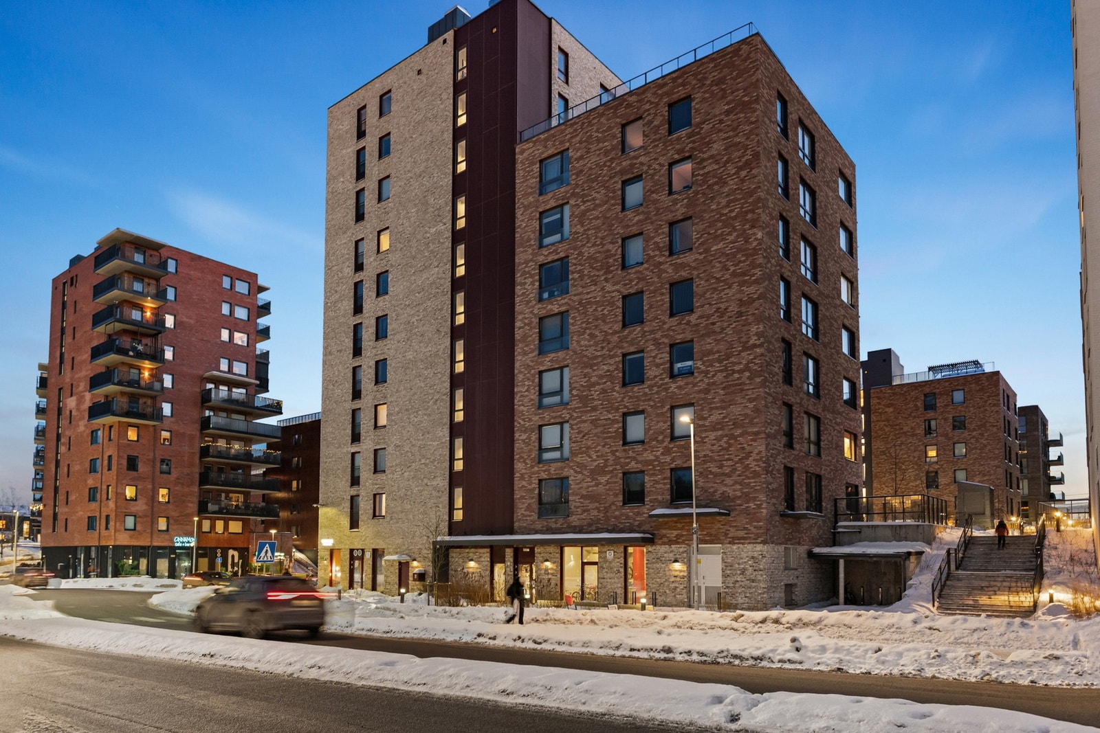 Velkommen til Gamleveien 89. Her bor du svært sentralt i tøffelavstand til alt! Galleribilde