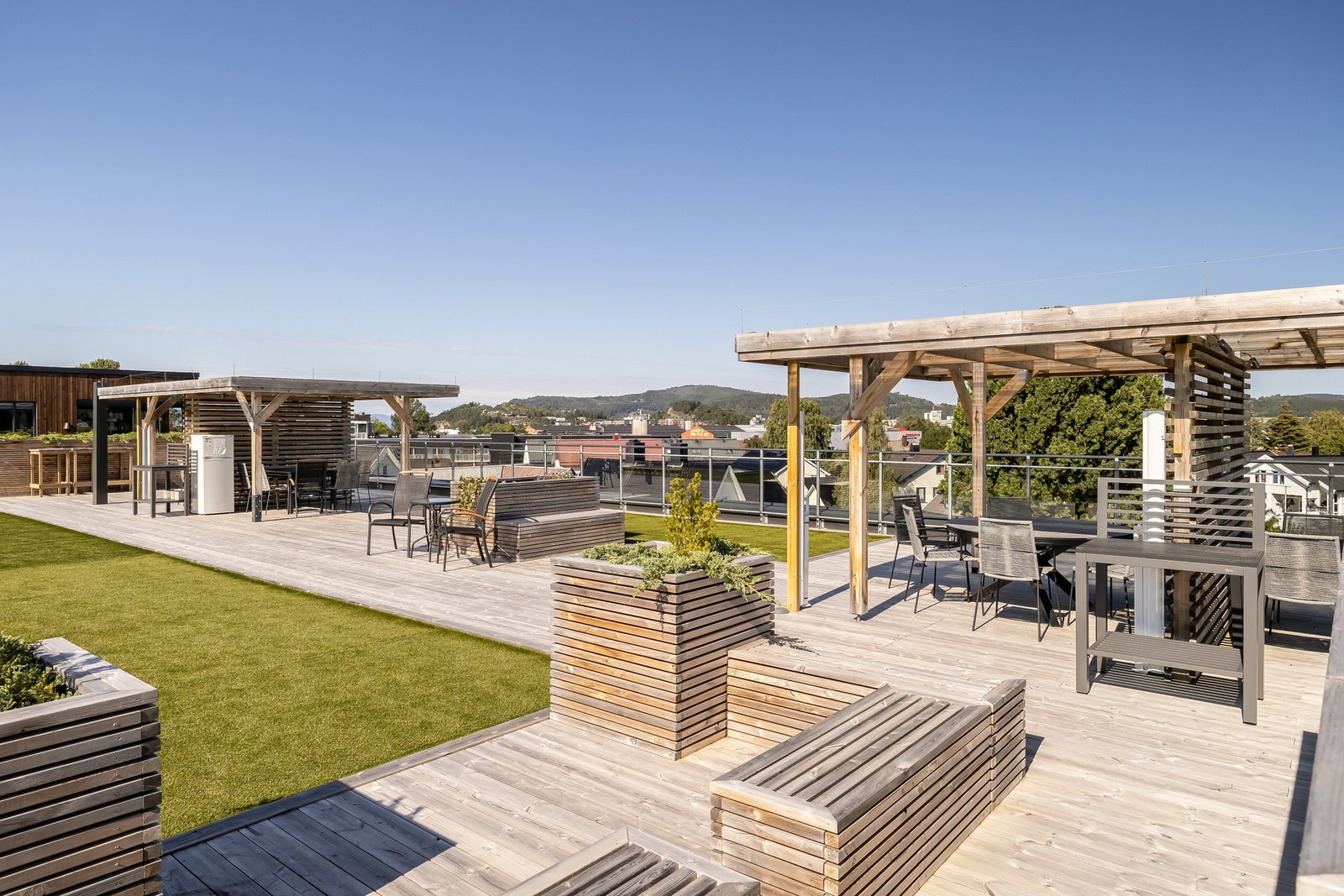 Fantastisk felles takterrasse med utmerkede solforhold og utsikt. Galleribilde