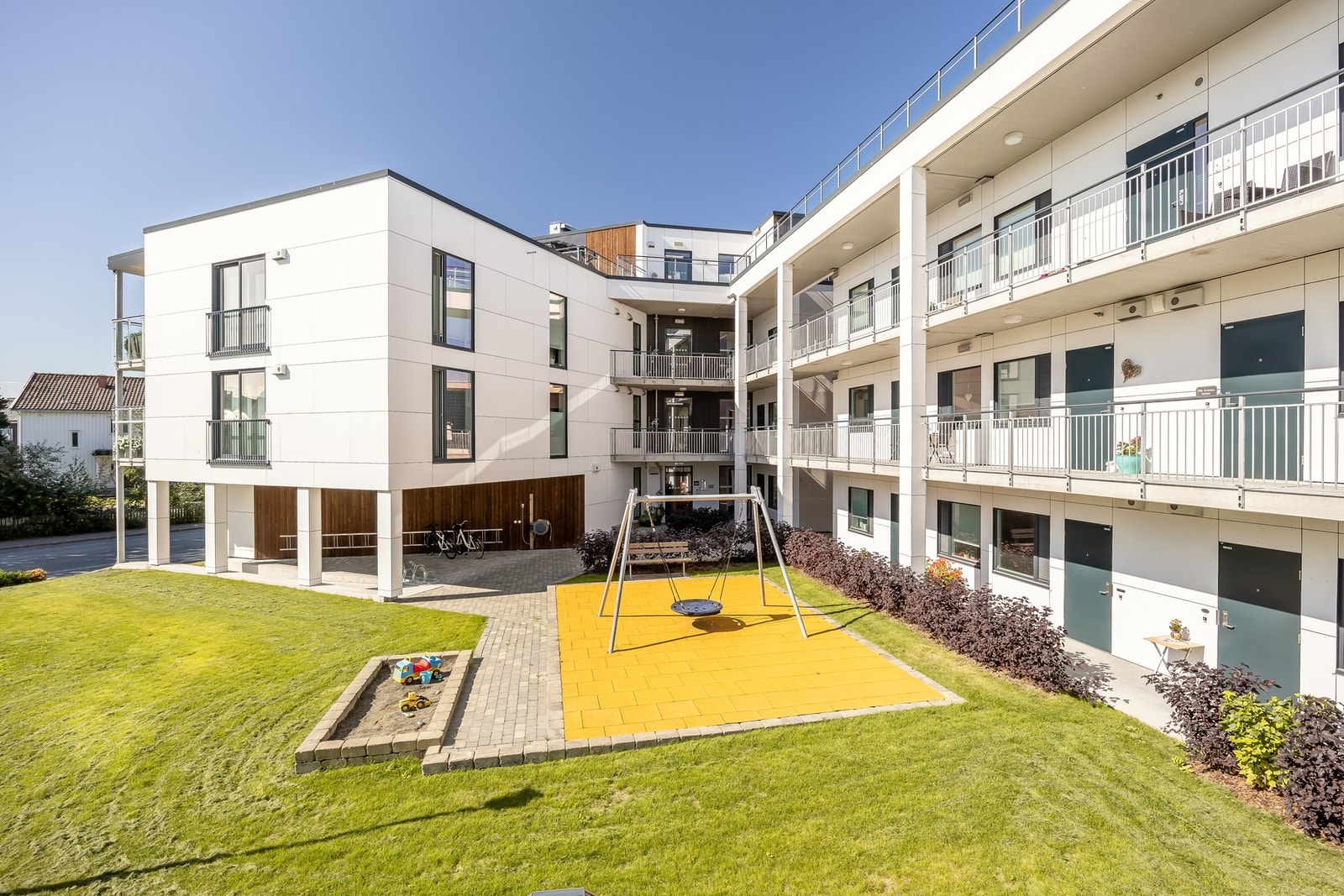 Moderne bygg med fine fasiliteter og fellesområder. Galleribilde