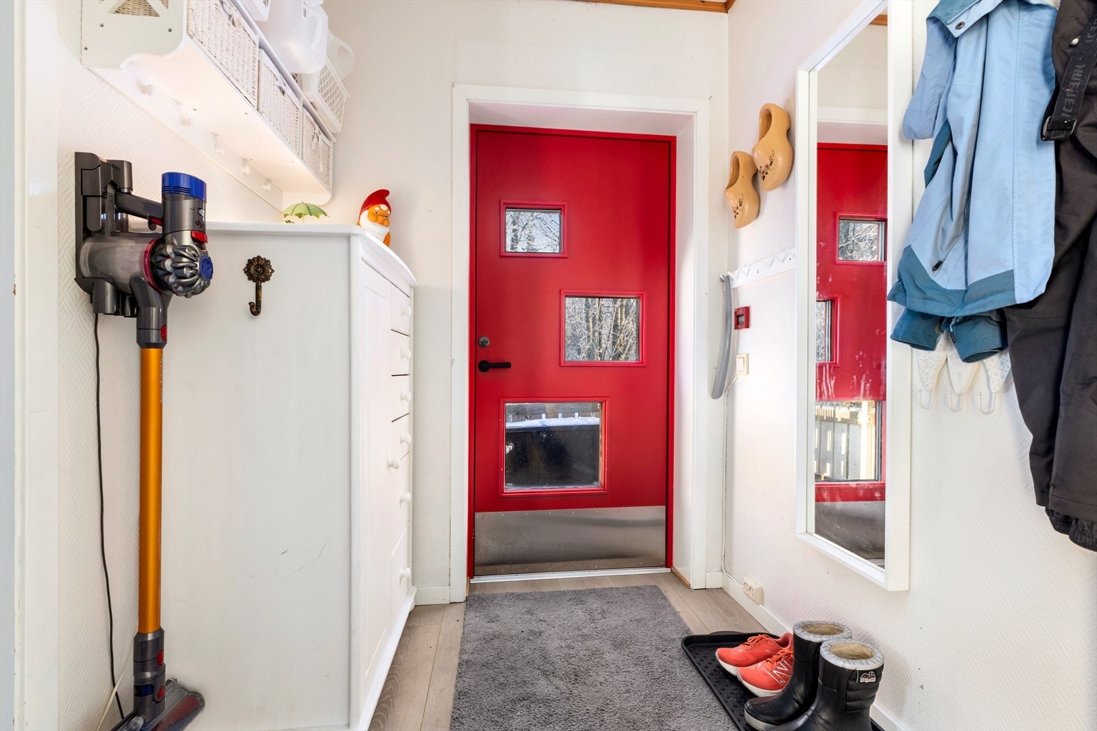 Leiligheten ligger fint til på Aspmoen, i et nyetablert sameie bestående av 4 leiligheter og ambulansestasjon. Galleribilde