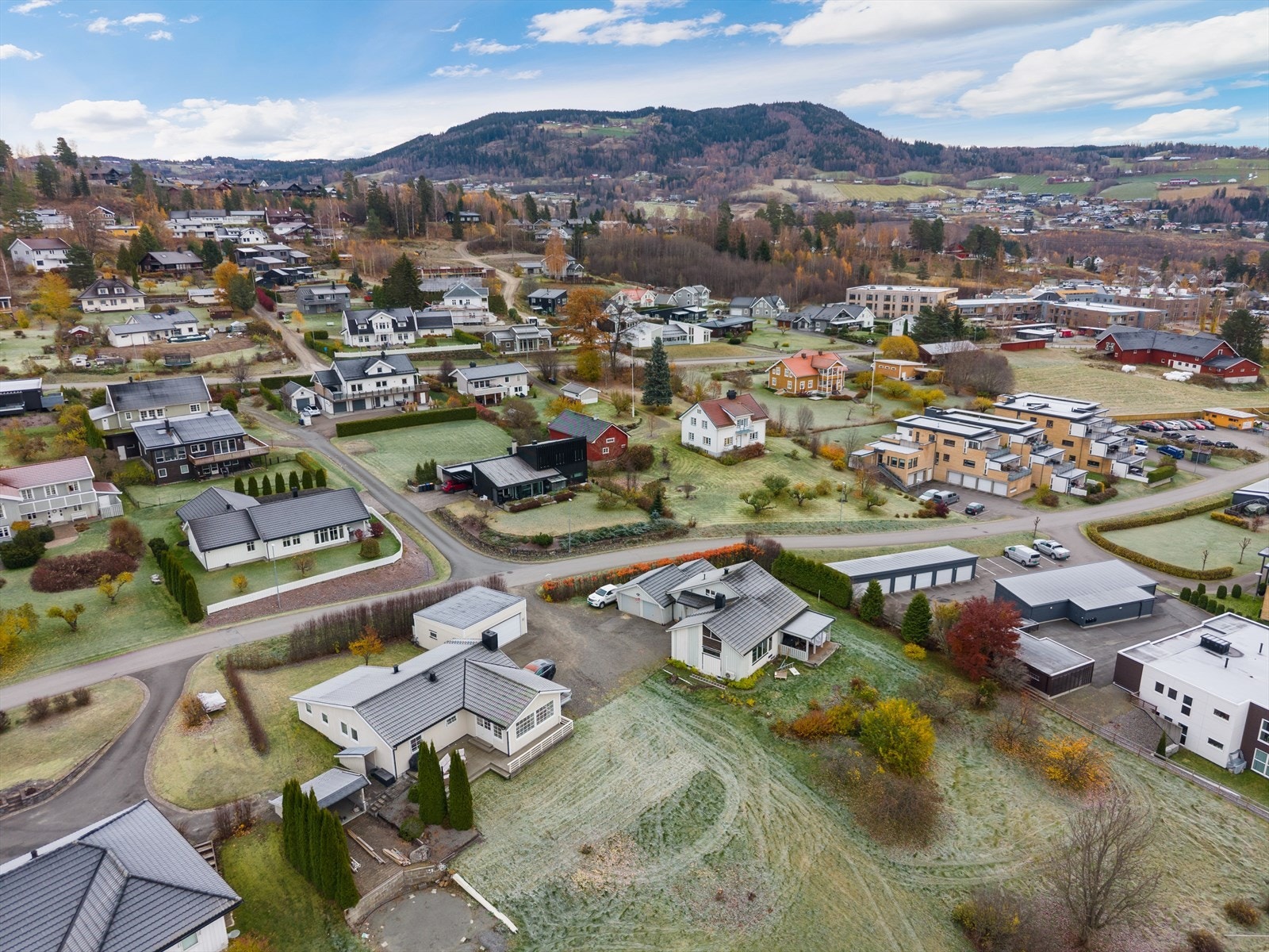 En velholdt og Innholdsrik enebolig beliggende i et barnevennlig område. Galleribilde