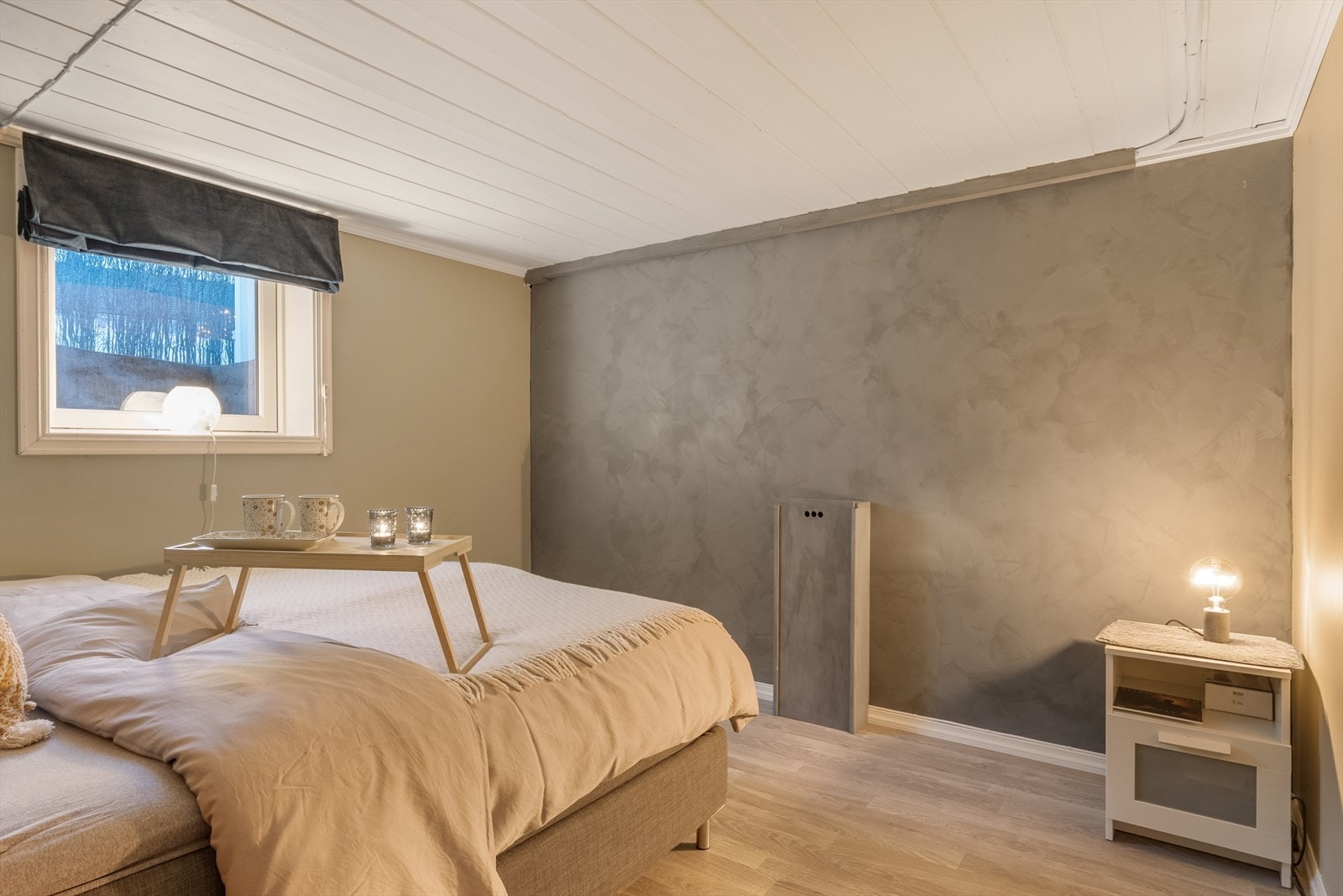 Soverom med god plass til seng og garderobe. Galleribilde