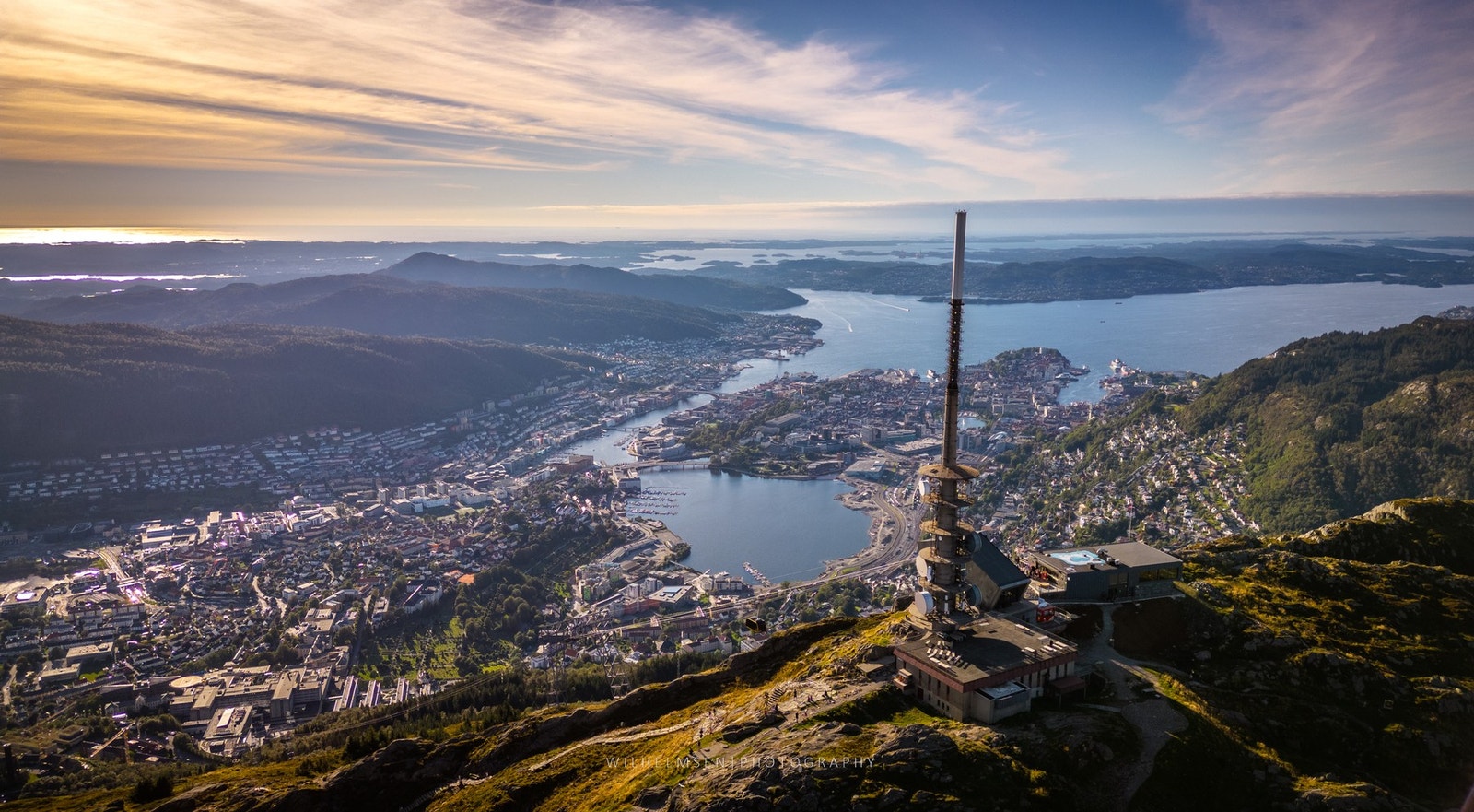 - Det er også fine turmuligheter videre mot Isdalen og Ulriken - Galleribilde