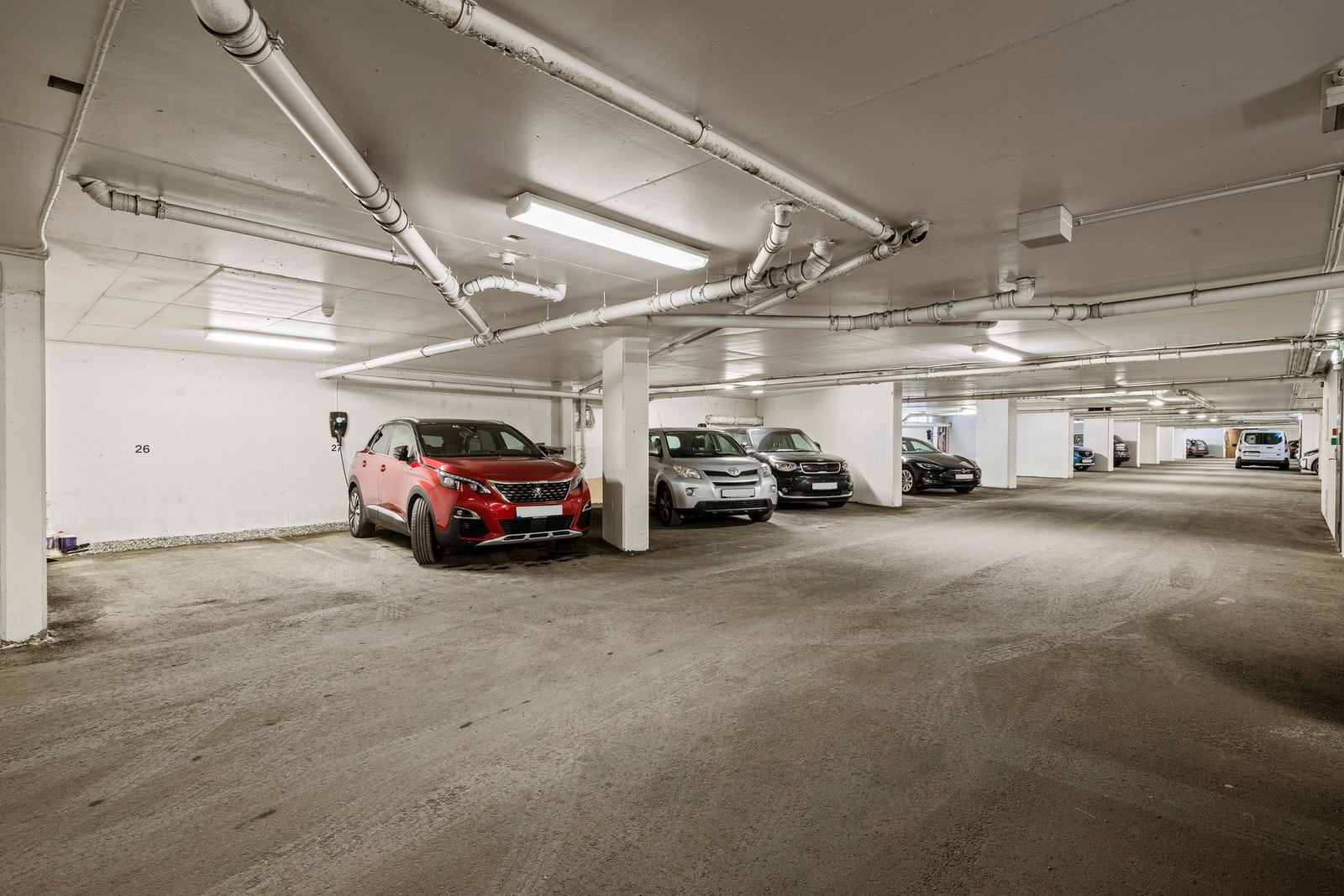 - Boligen disponerer parkeringsplass nr 17 - Galleribilde