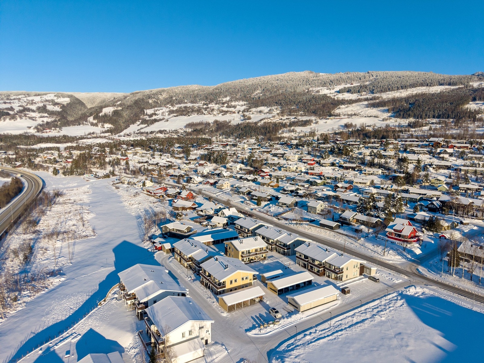Etablert boligfelt i rolige omgivelser. rivelig bomiljø med nærhet til natur. Galleribilde