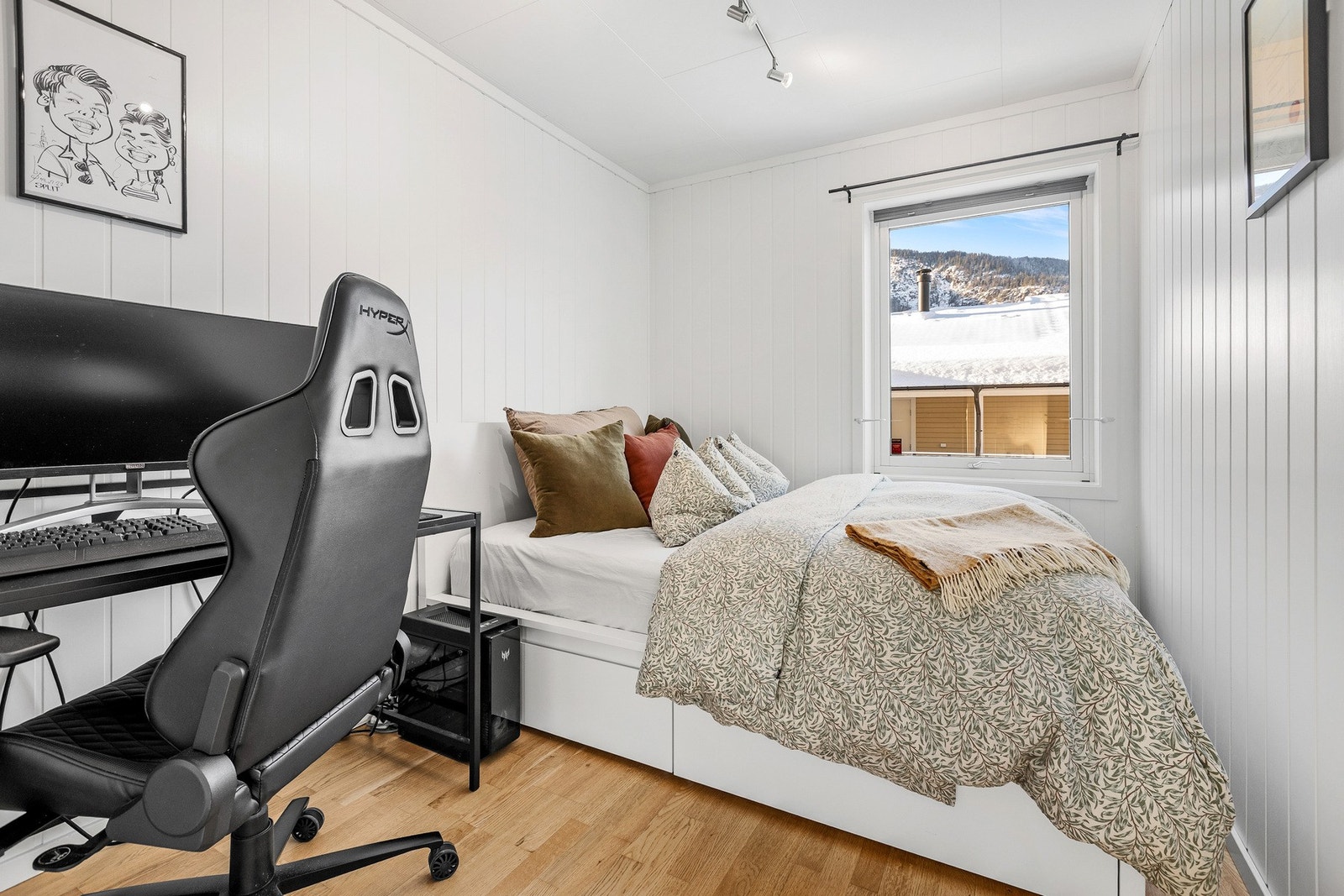 Fleksibelt rom som egner seg som soverom eller kontor. Galleribilde