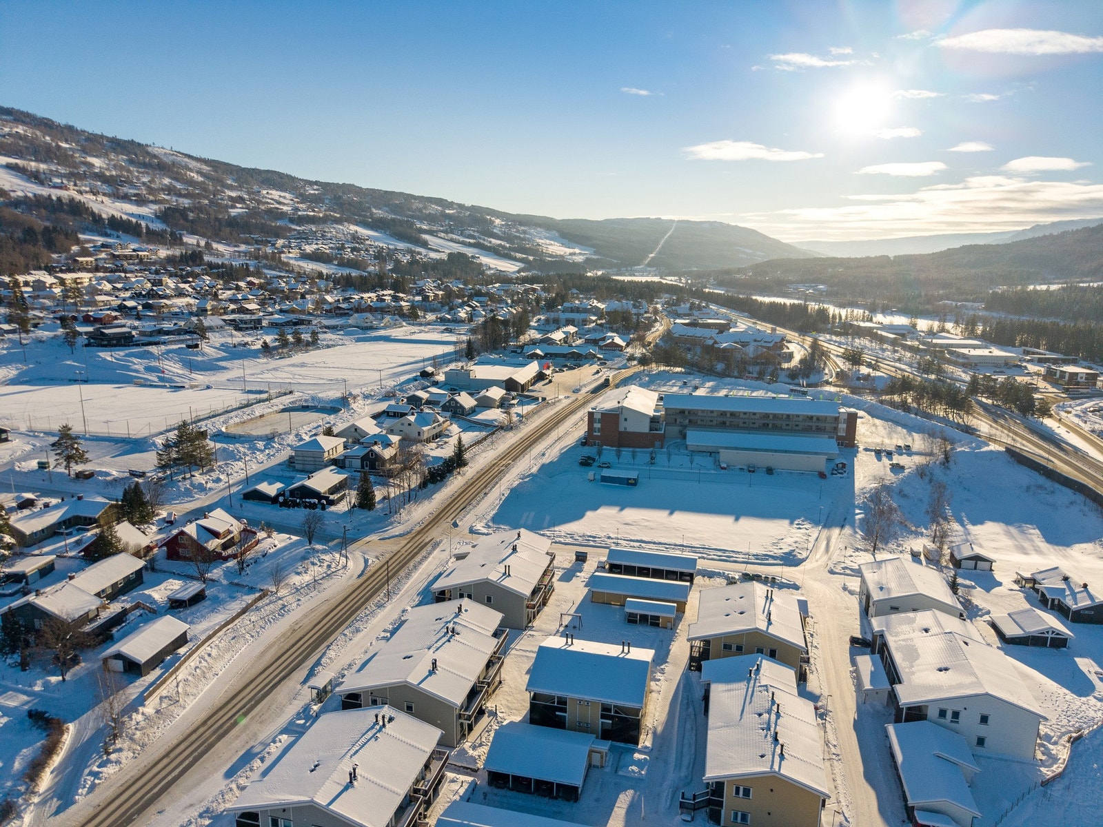 God beliggenhet med nærhet til fasiliteter. Hafjell Alpinanlegg ligger i kort avstand fra leiligheten. Galleribilde