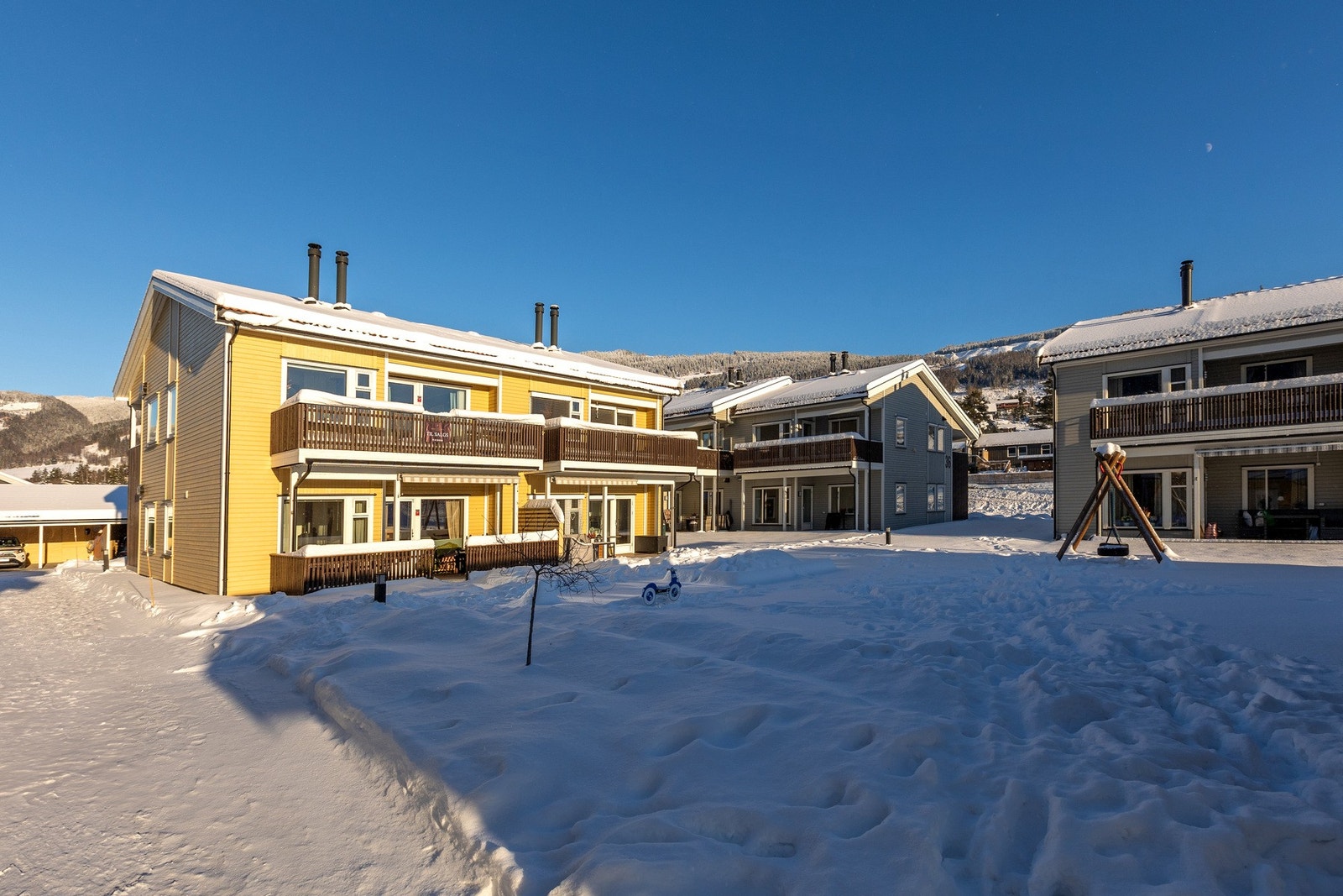 Hyggelig felles uteområde mellom bebyggelsen. Galleribilde